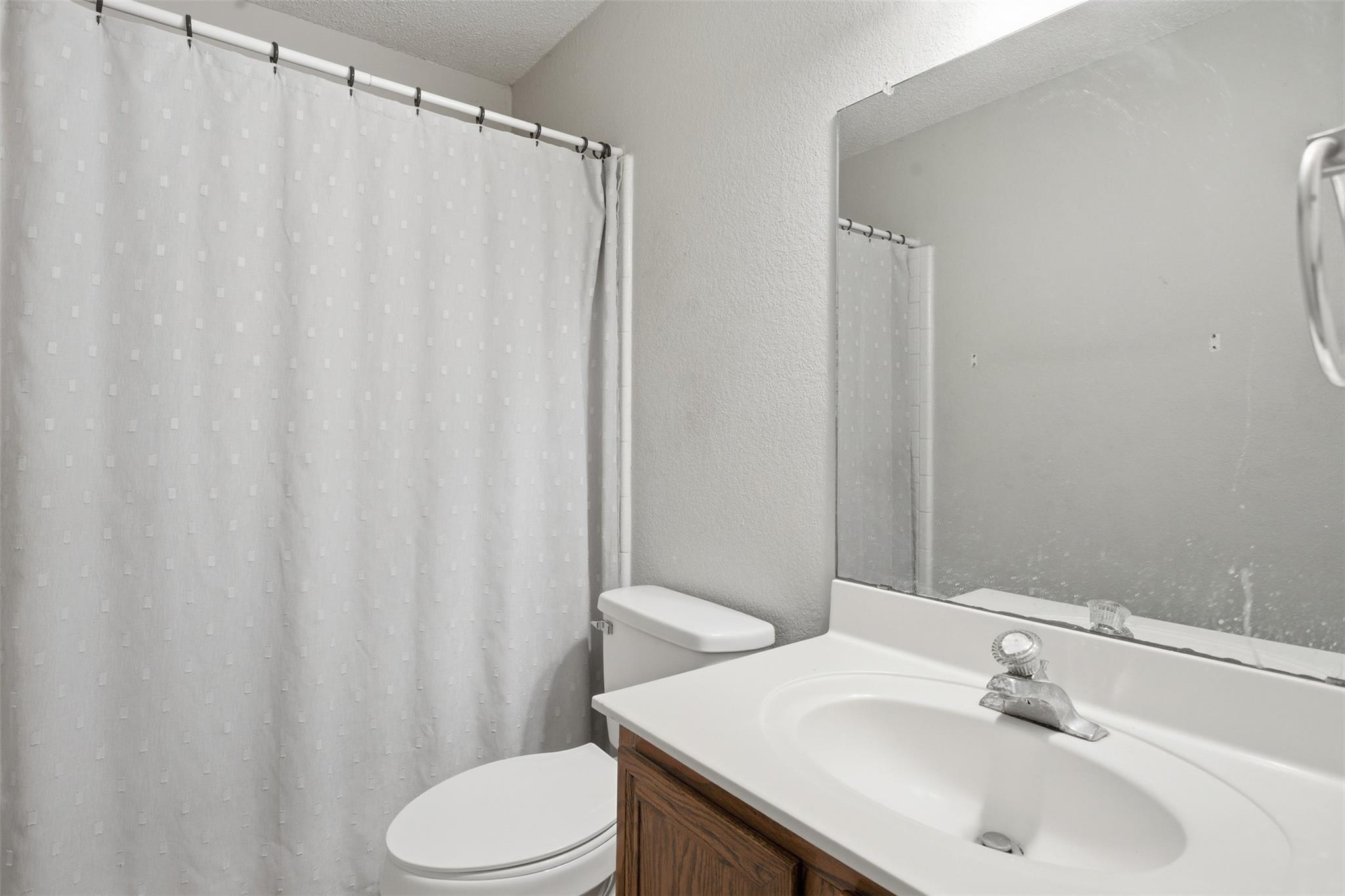 2106 Logan Dr, Round Rock, TX 78664