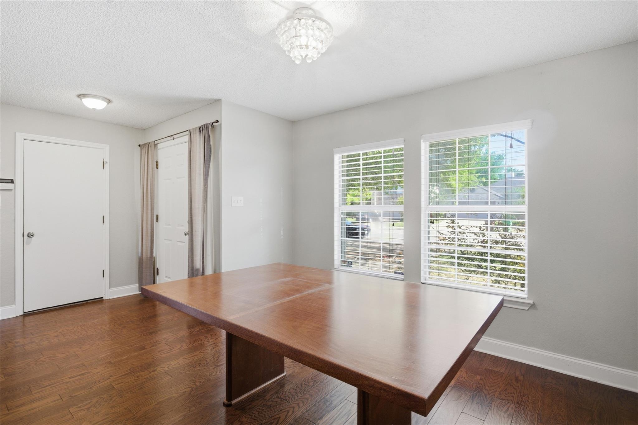 2106 Logan Dr, Round Rock, TX 78664