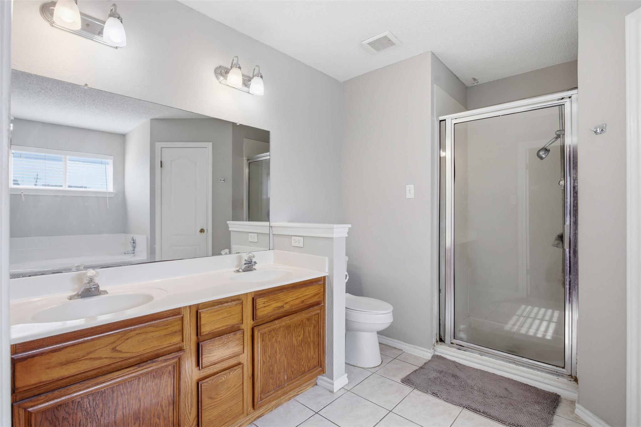 2106 Logan Dr, Round Rock, TX 78664