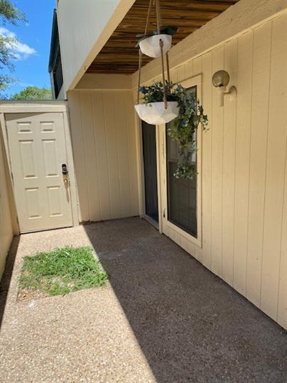 6718 Silvermine Dr # 302, Austin, TX 78736