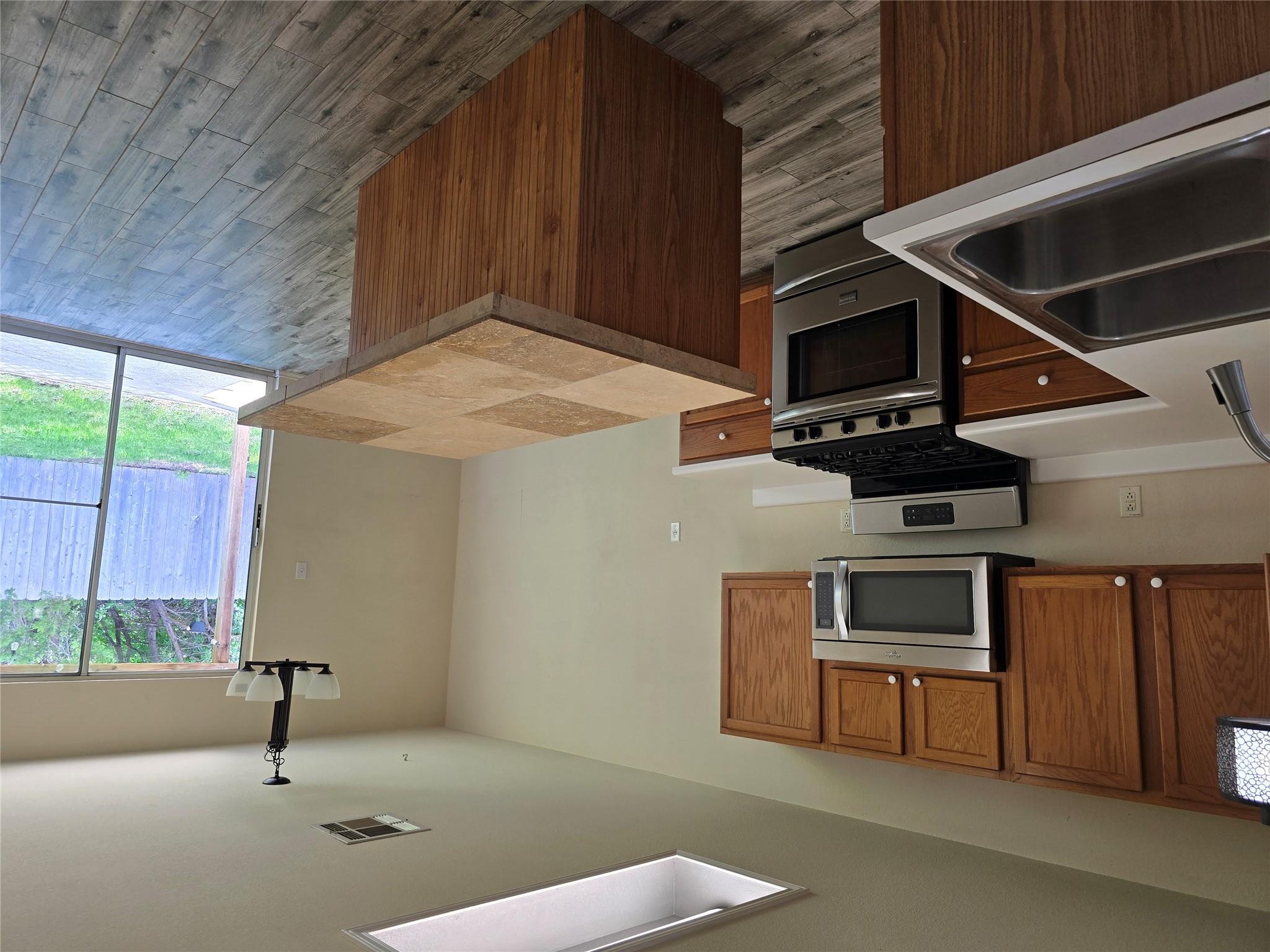 2011 Garrison Dr, Leander, TX 78641