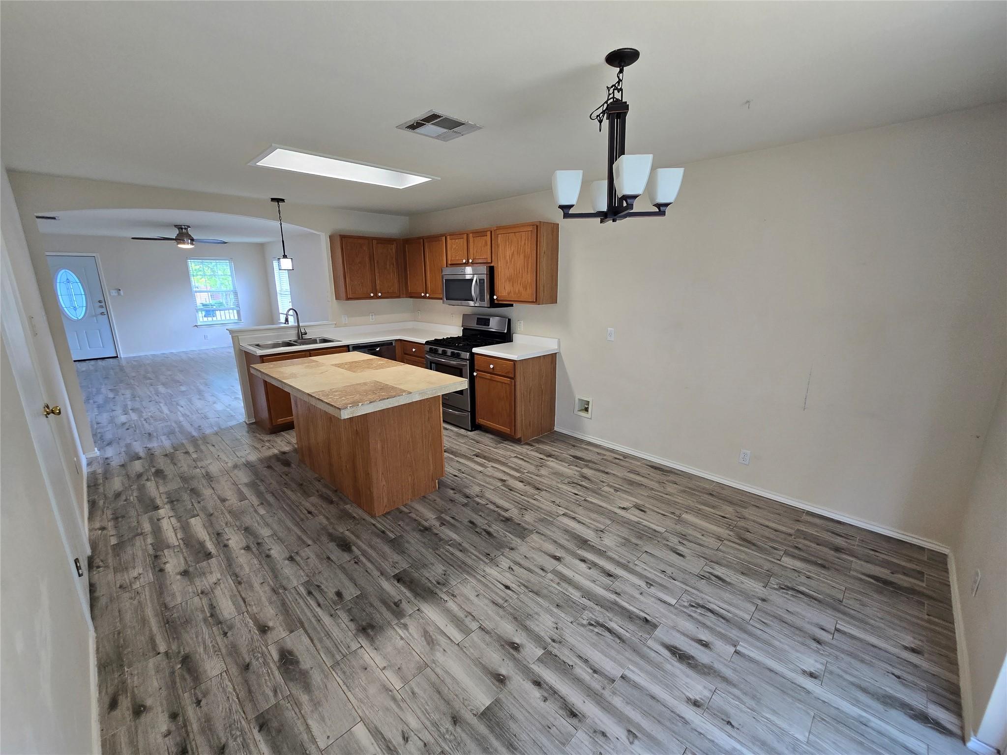 2011 Garrison Dr, Leander, TX 78641