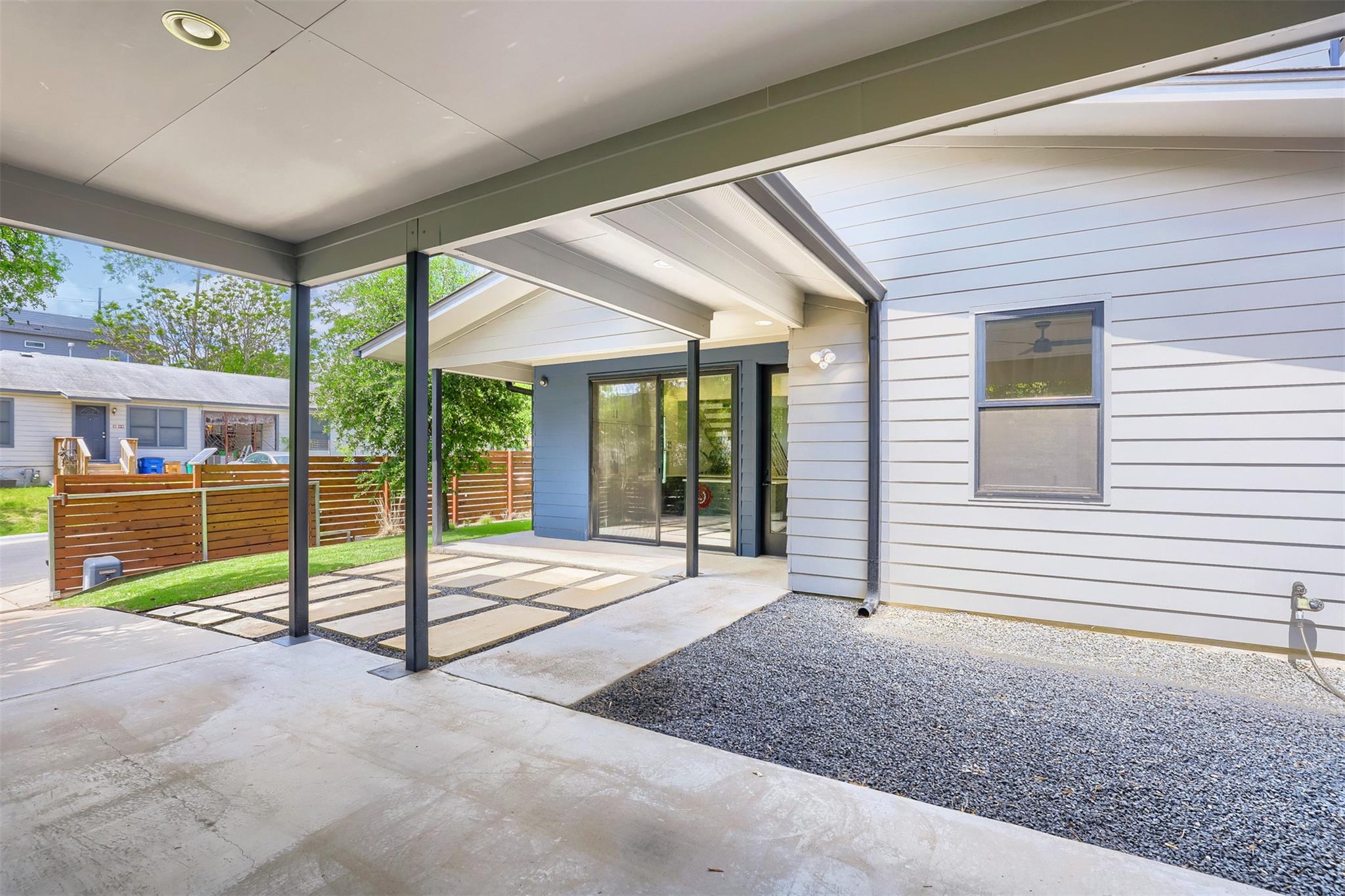 2001 Sl Davis Ave, Austin, TX 78702