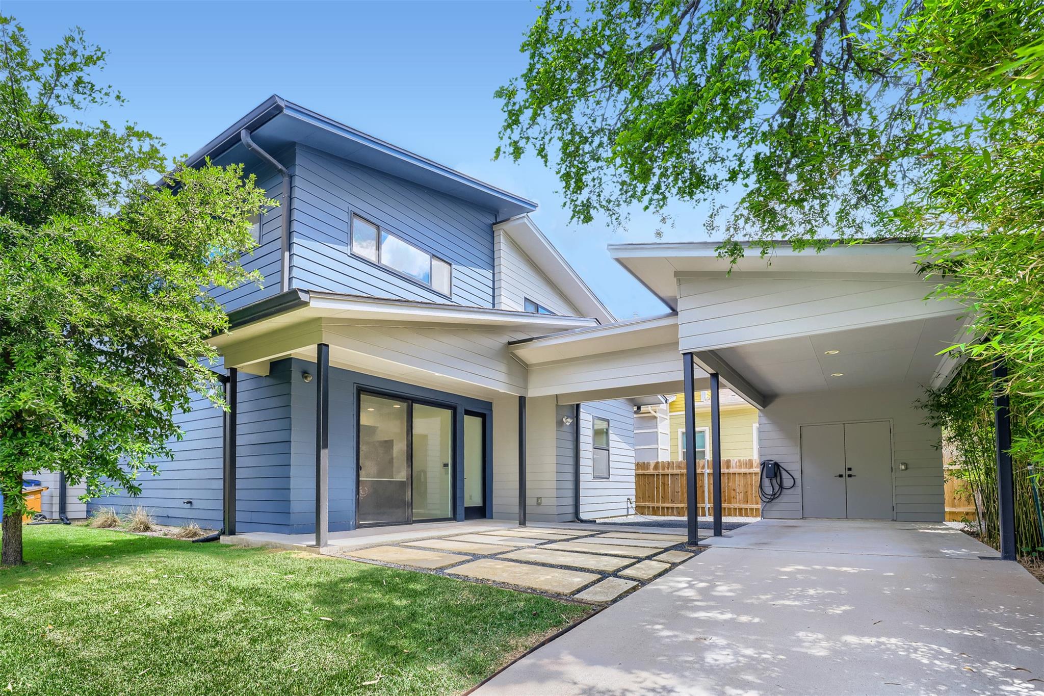 2001 Sl Davis Ave, Austin, TX 78702