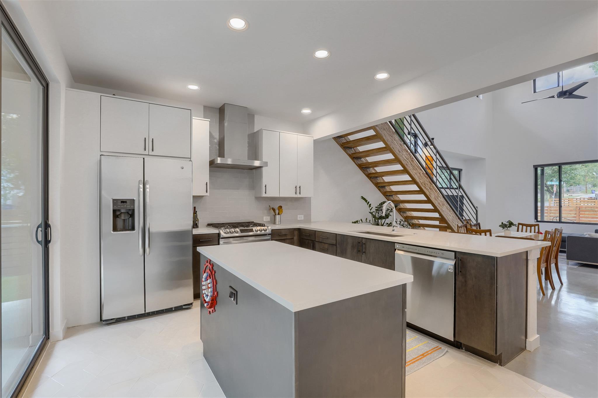 2001 Sl Davis Ave, Austin, TX 78702