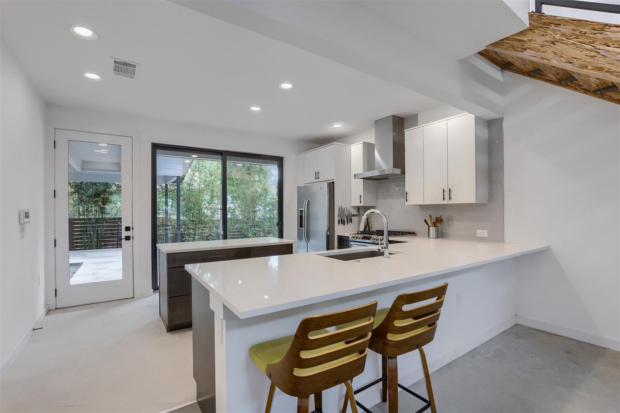 2001 Sl Davis Ave, Austin, TX 78702