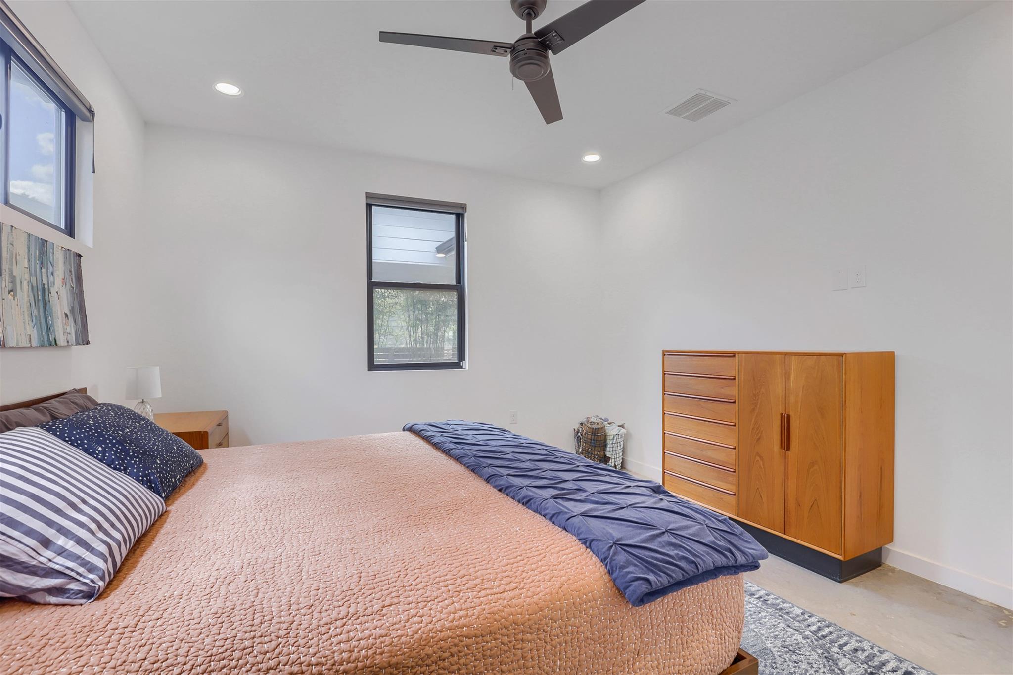 2001 Sl Davis Ave, Austin, TX 78702