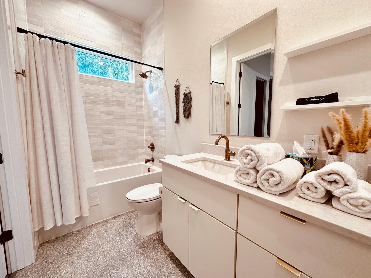 4706 Sylvandale Dr # 2, Austin, TX 78745