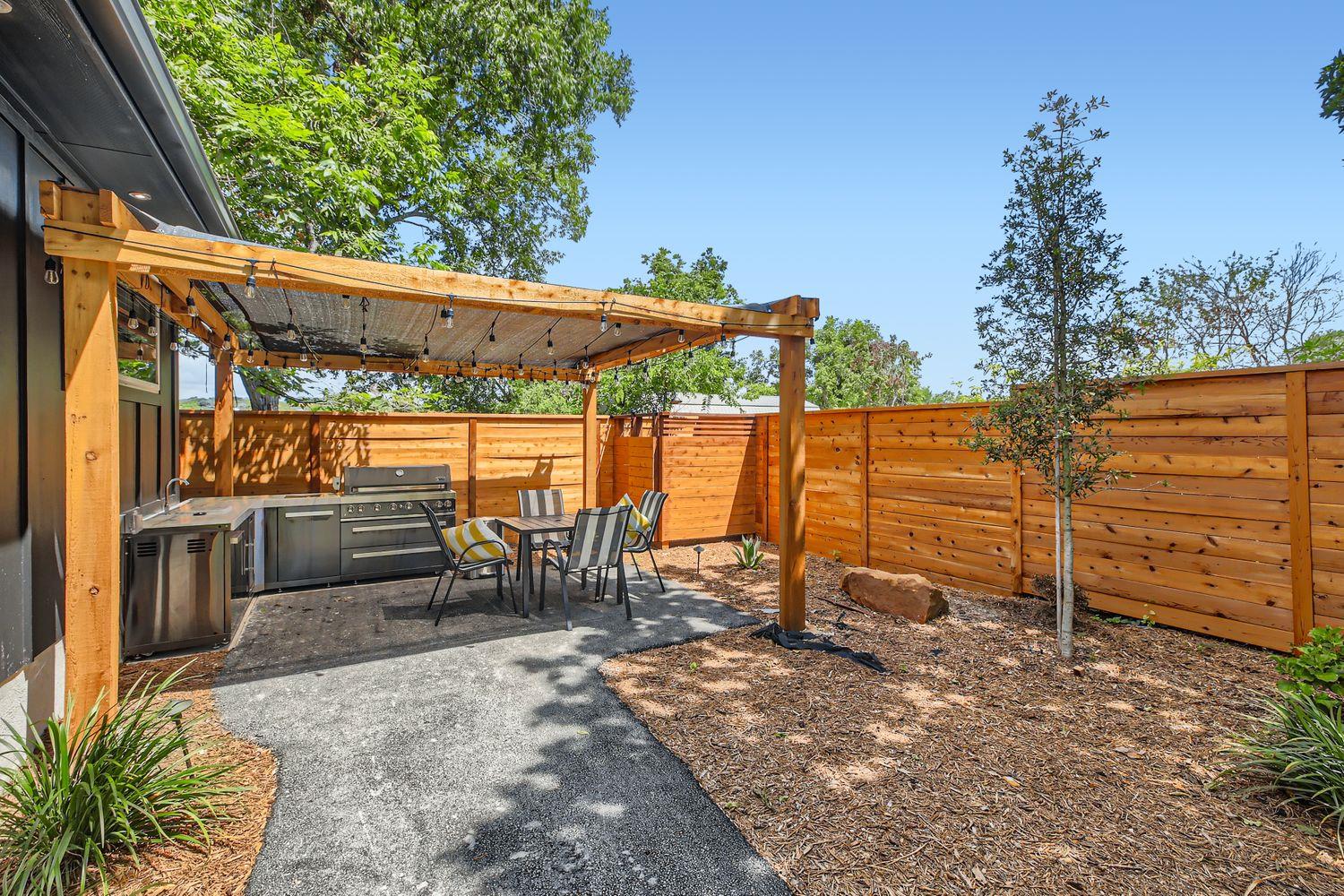 852 N Houston Ave, New Braunfels, TX 78130