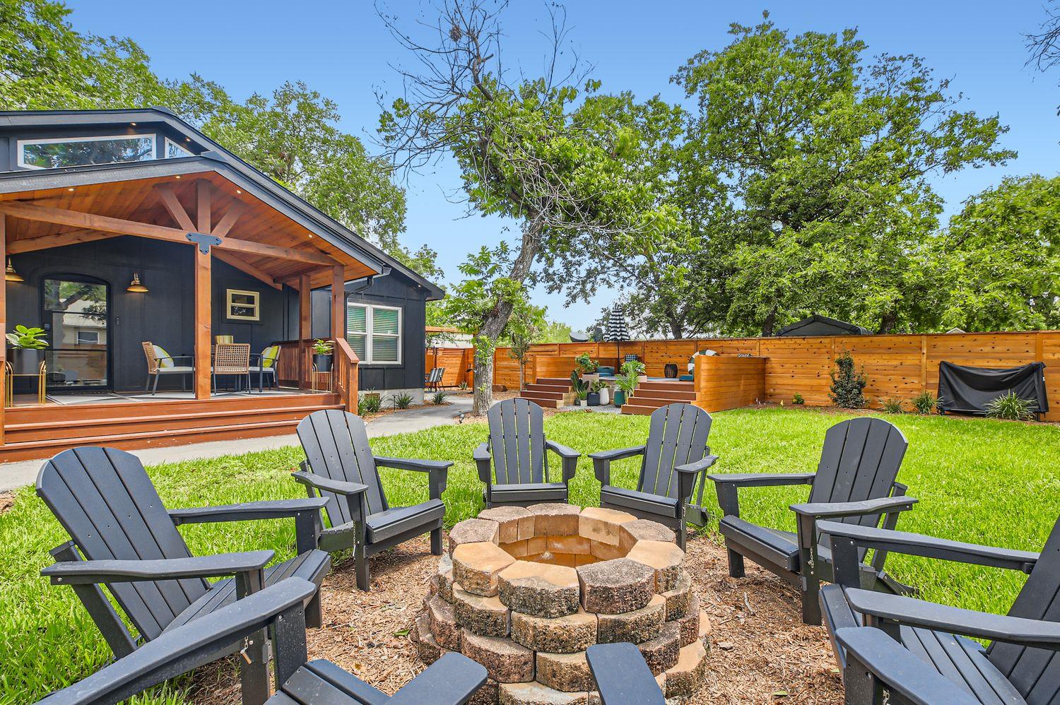852 N Houston Ave, New Braunfels, TX 78130