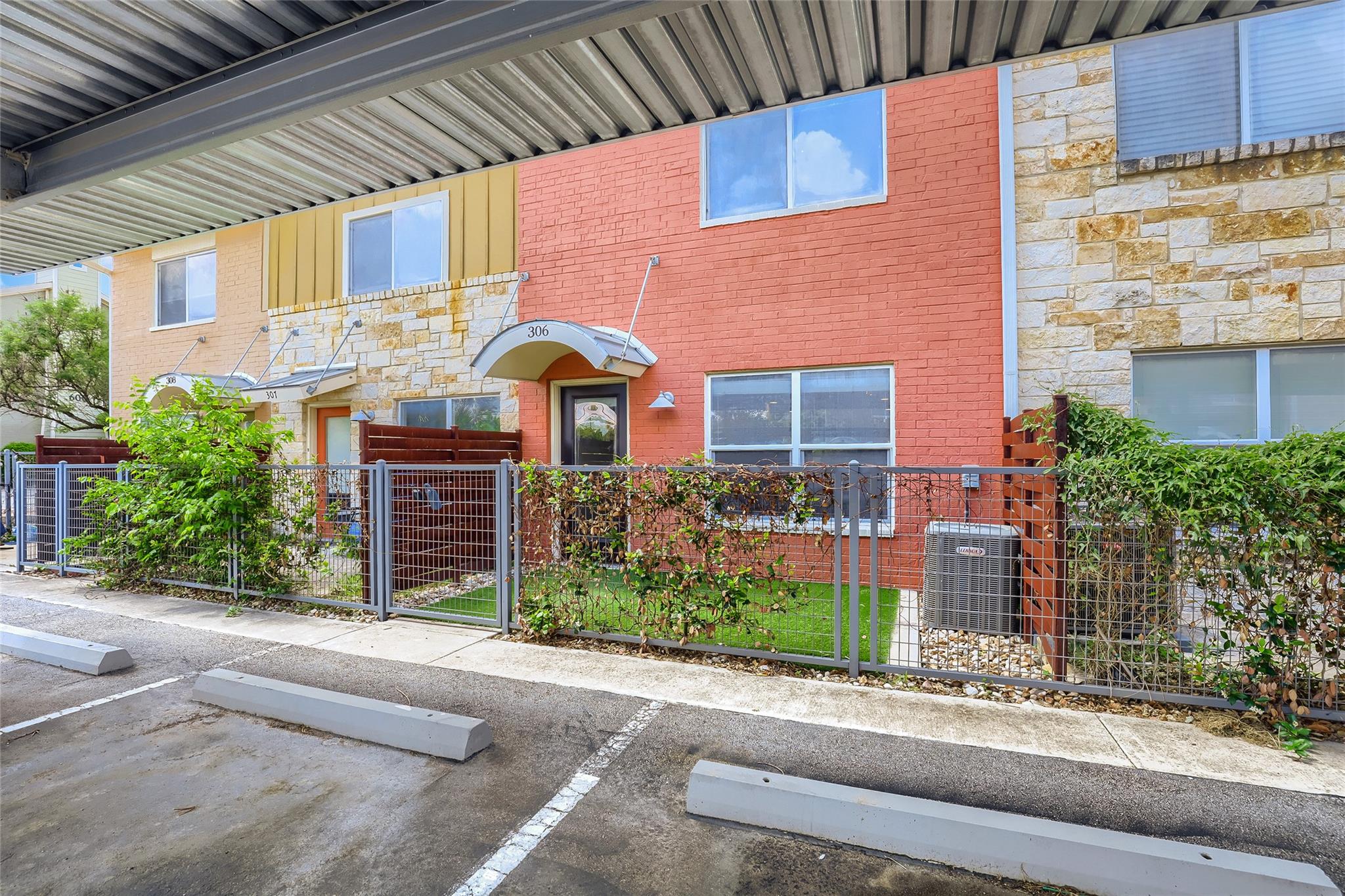 1101 Grove Blvd # 306, Austin, TX 78741
