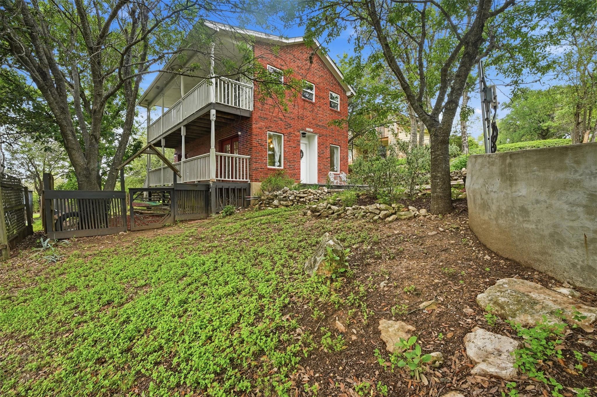 1104 Franklin Dr, San Marcos, TX 78666