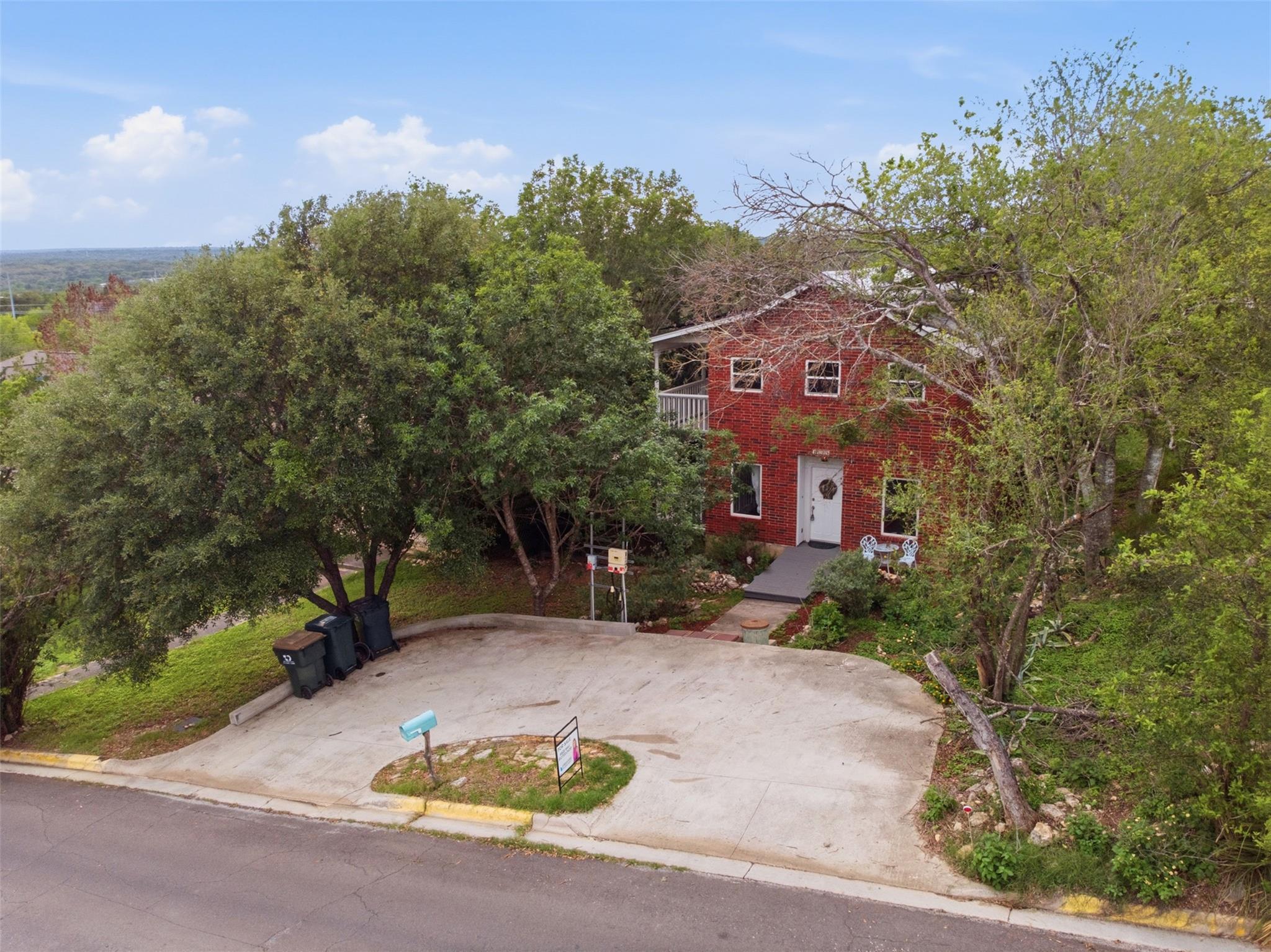 1104 Franklin Dr, San Marcos, TX 78666
