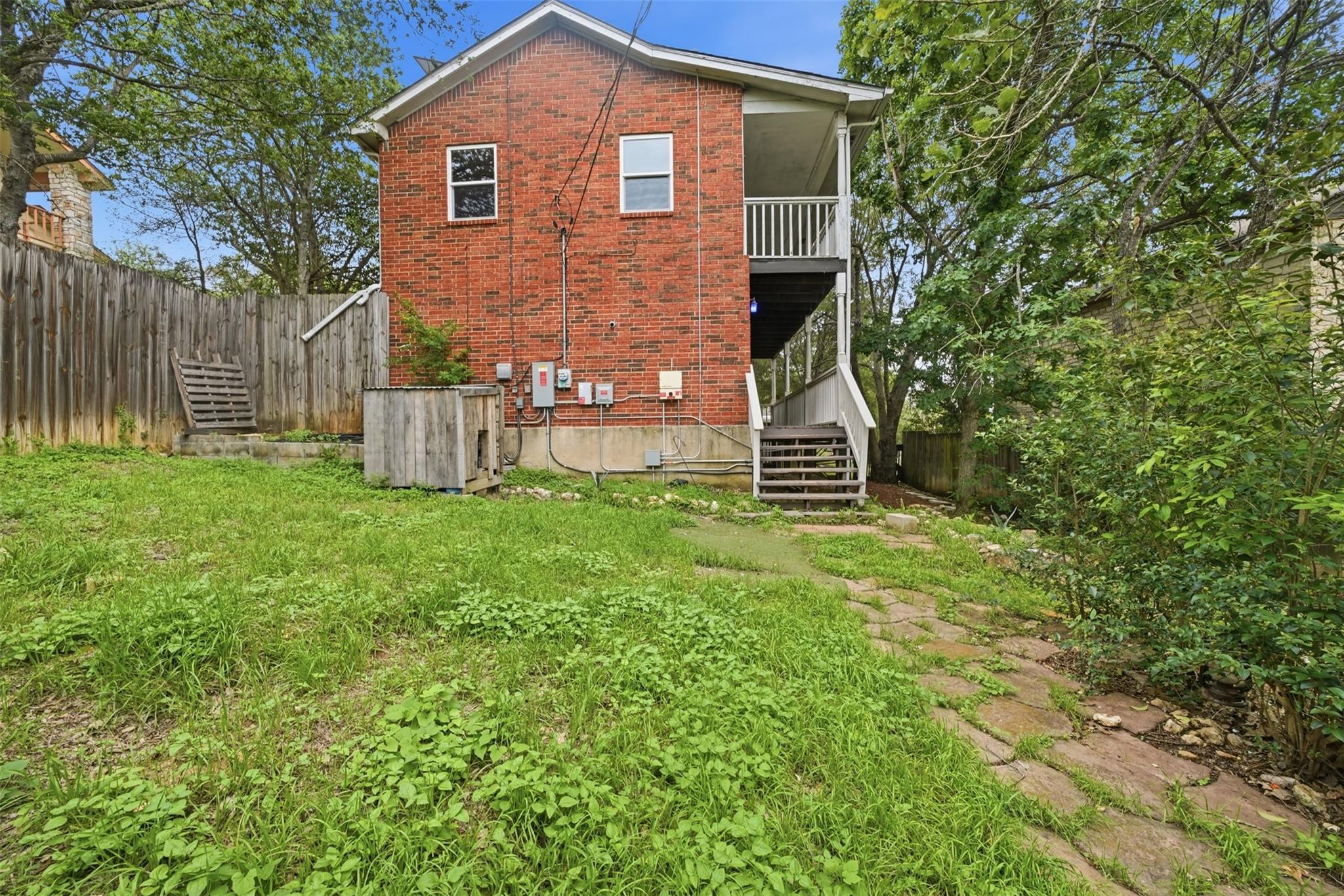 1104 Franklin Dr, San Marcos, TX 78666