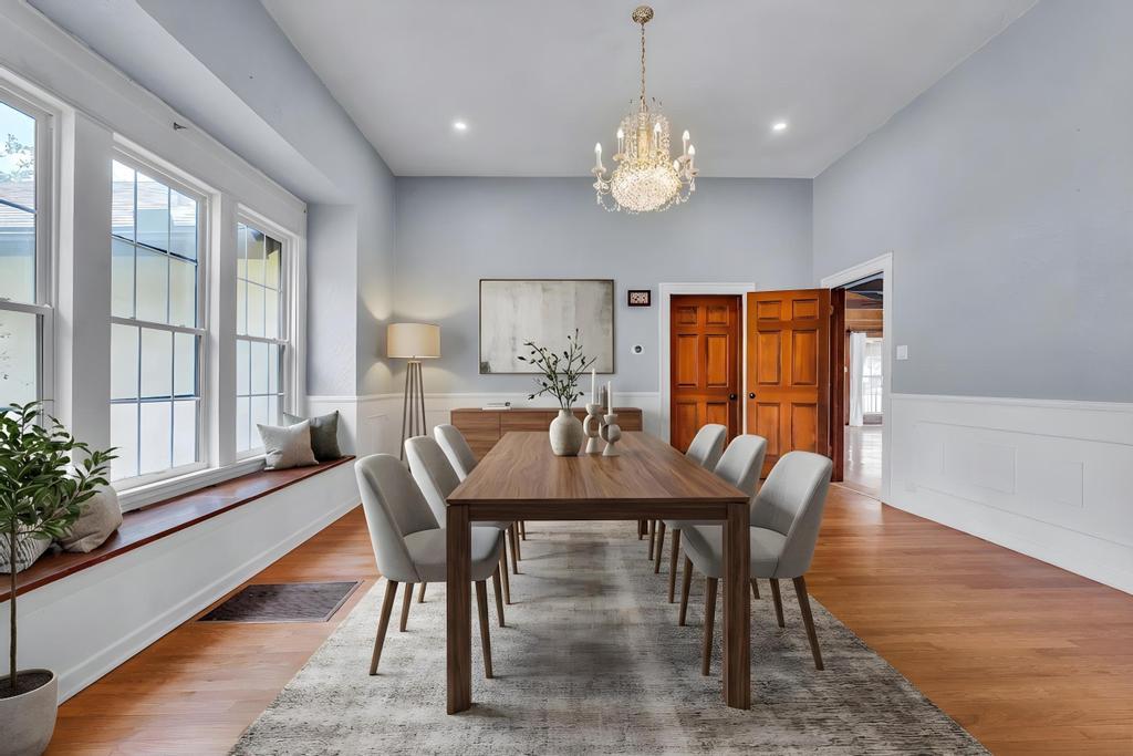 300 Mills St, Smithville, TX 78957