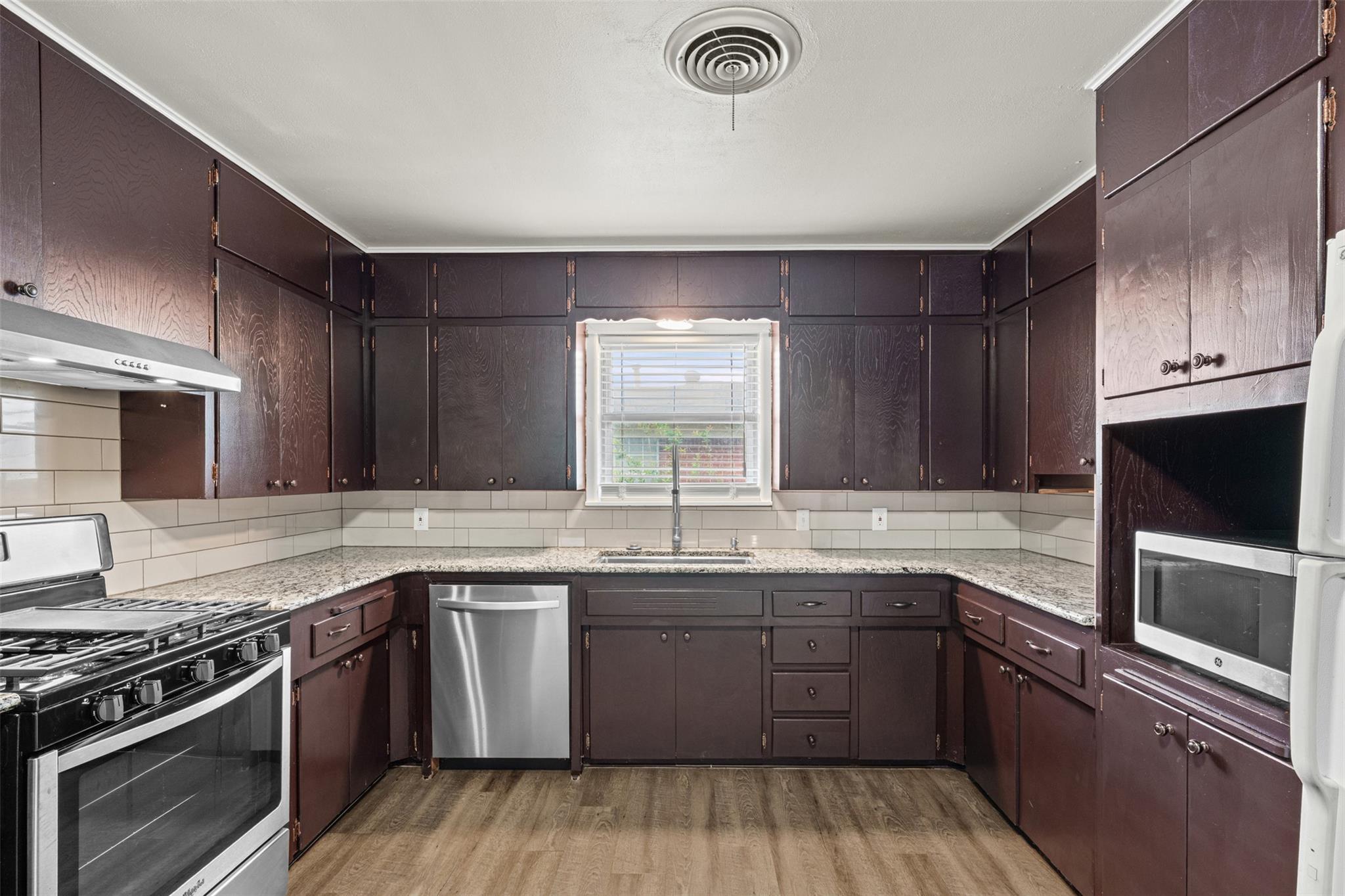 2106 S 47th St, Temple, TX 76504