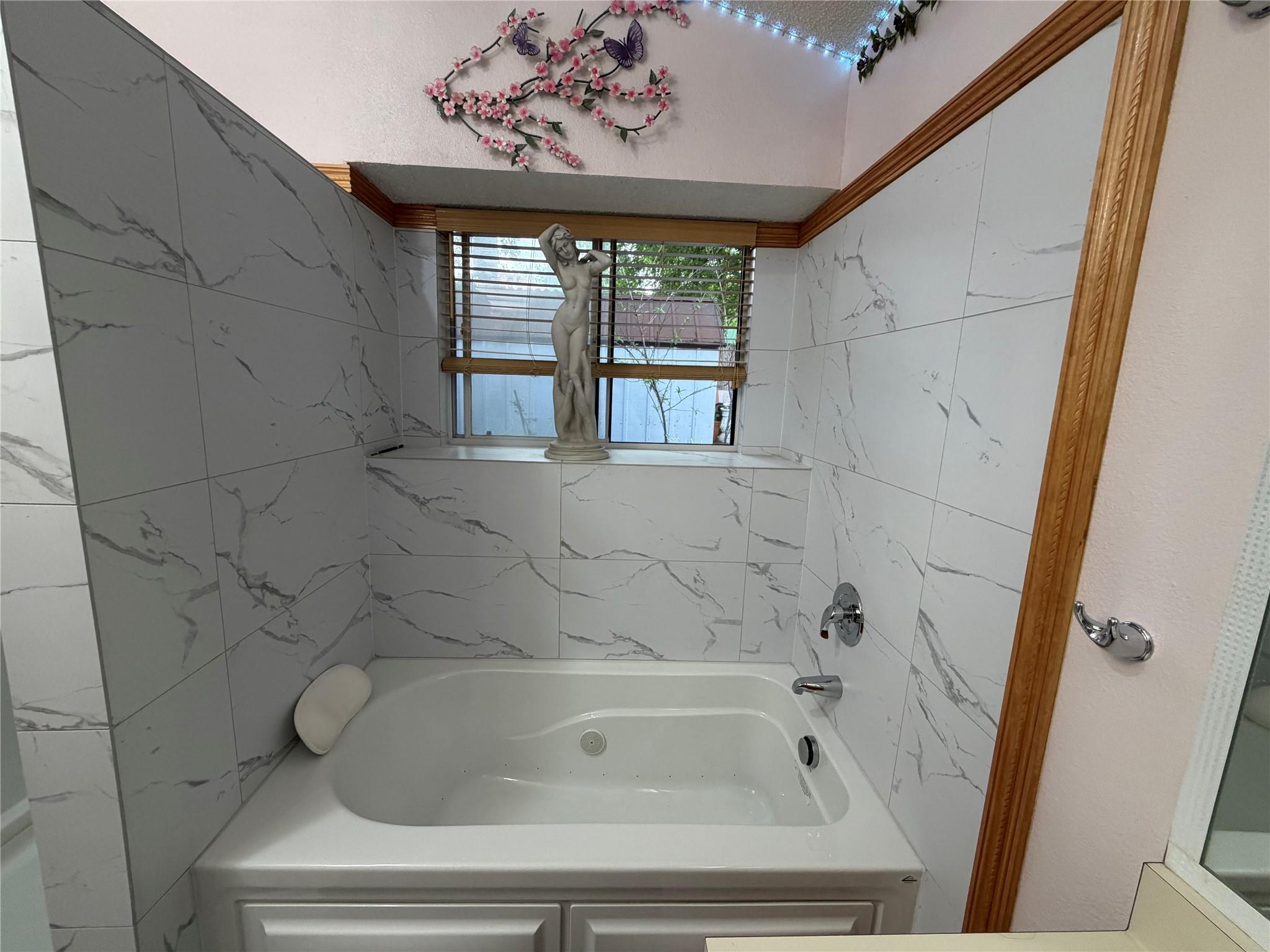 12321 Yarmont Way, Austin, TX 78753