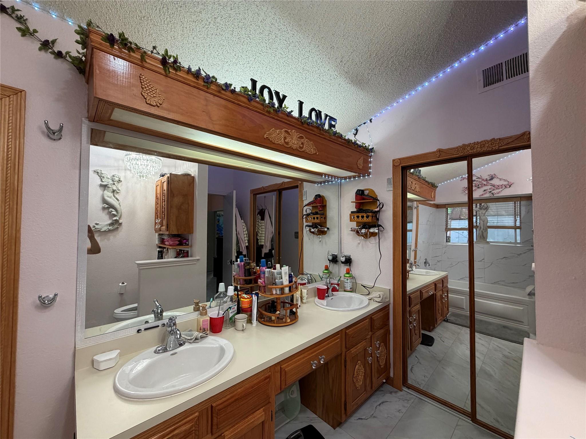 12321 Yarmont Way, Austin, TX 78753