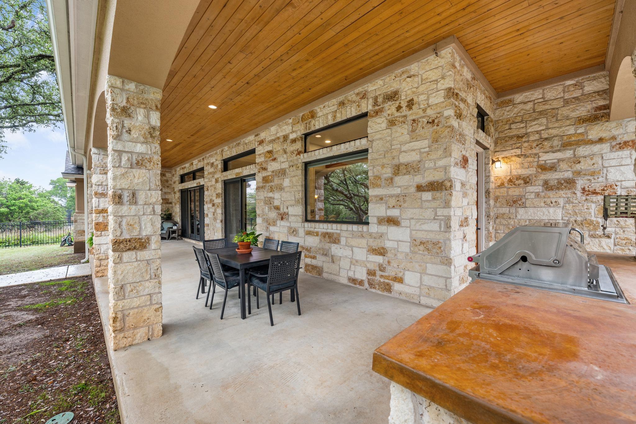 241 Onion Creek Ln, Driftwood, TX 78619