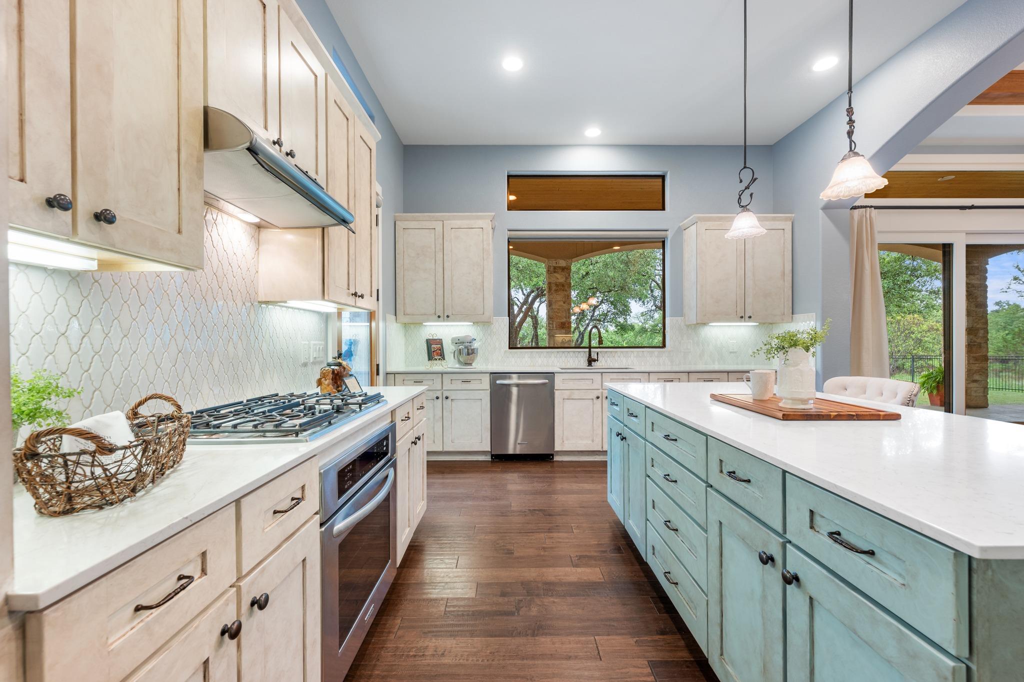 241 Onion Creek Ln, Driftwood, TX 78619