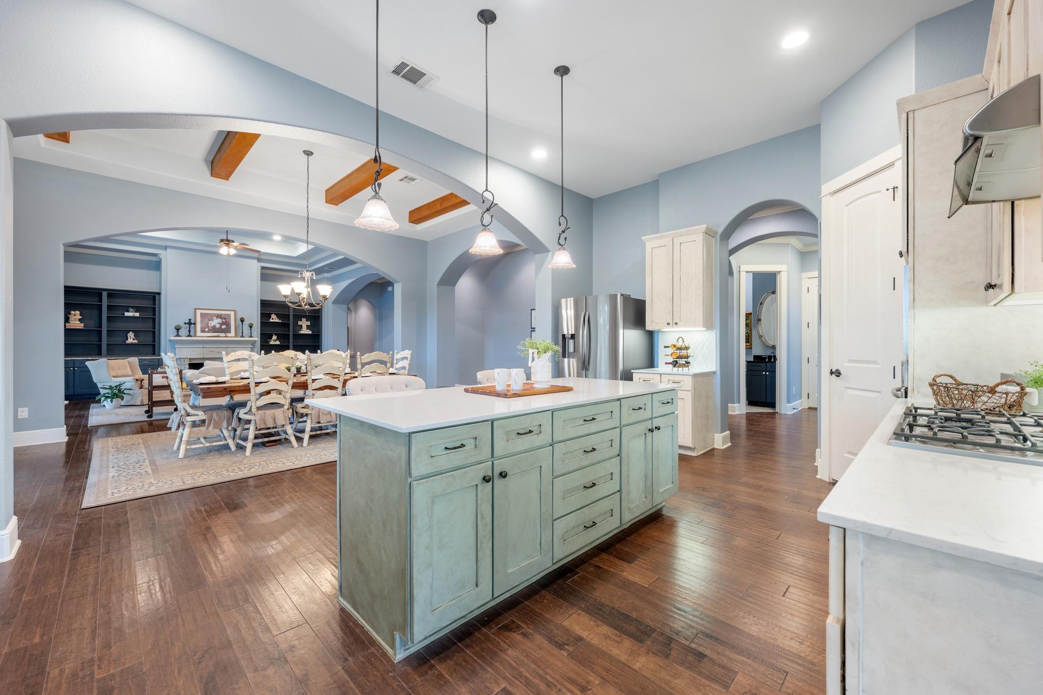 241 Onion Creek Ln, Driftwood, TX 78619