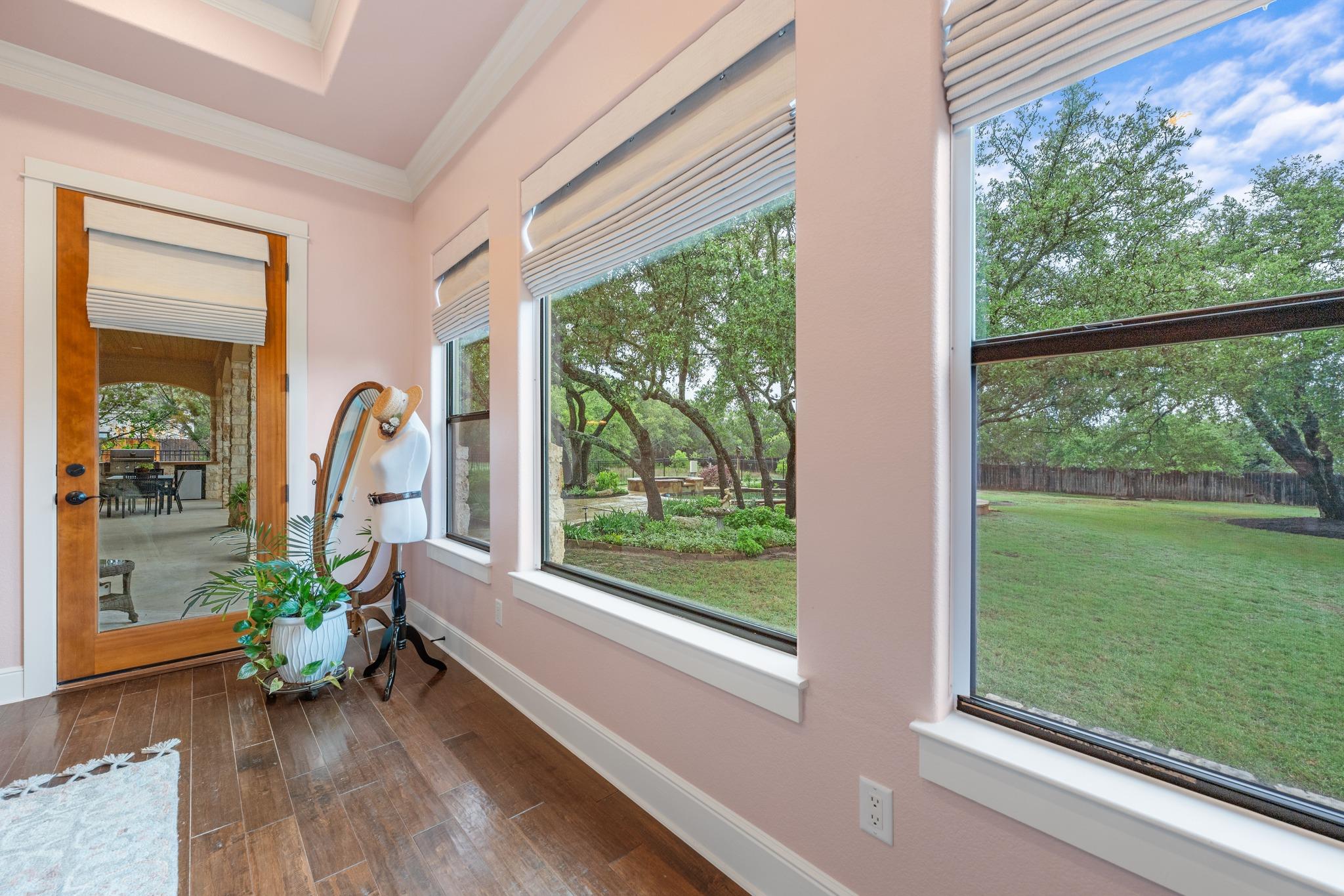 241 Onion Creek Ln, Driftwood, TX 78619