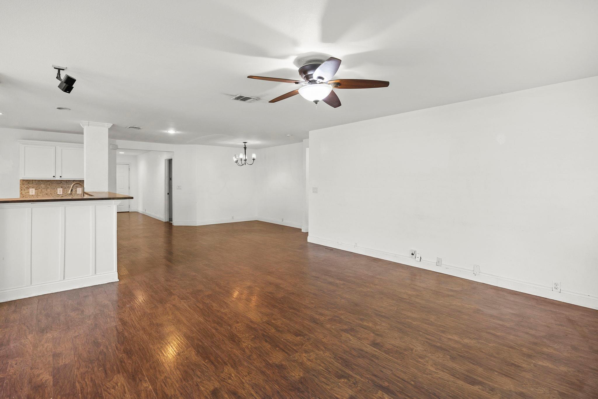 789 Kingfisher Ln, Leander, TX 78641