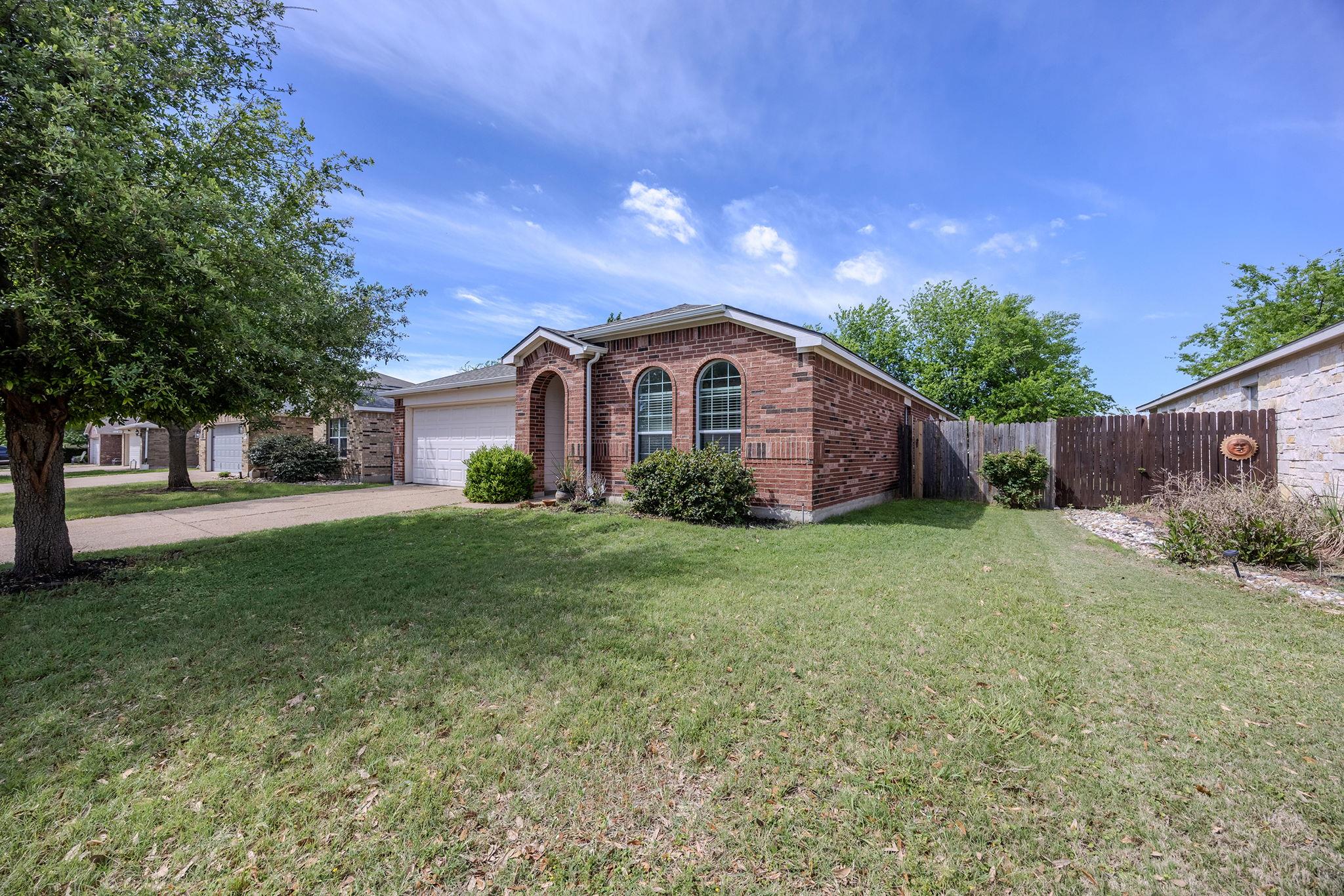 789 Kingfisher Ln, Leander, TX 78641