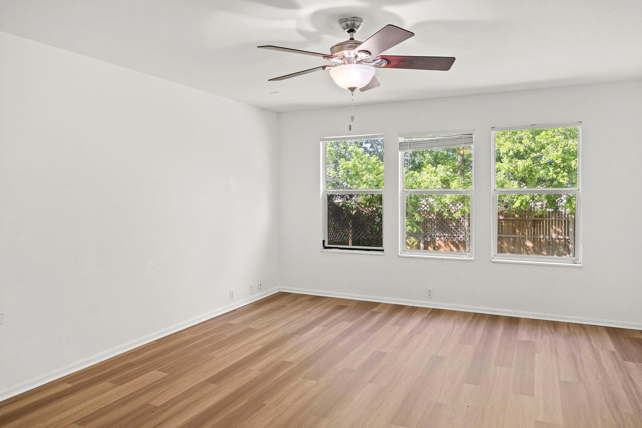 789 Kingfisher Ln, Leander, TX 78641