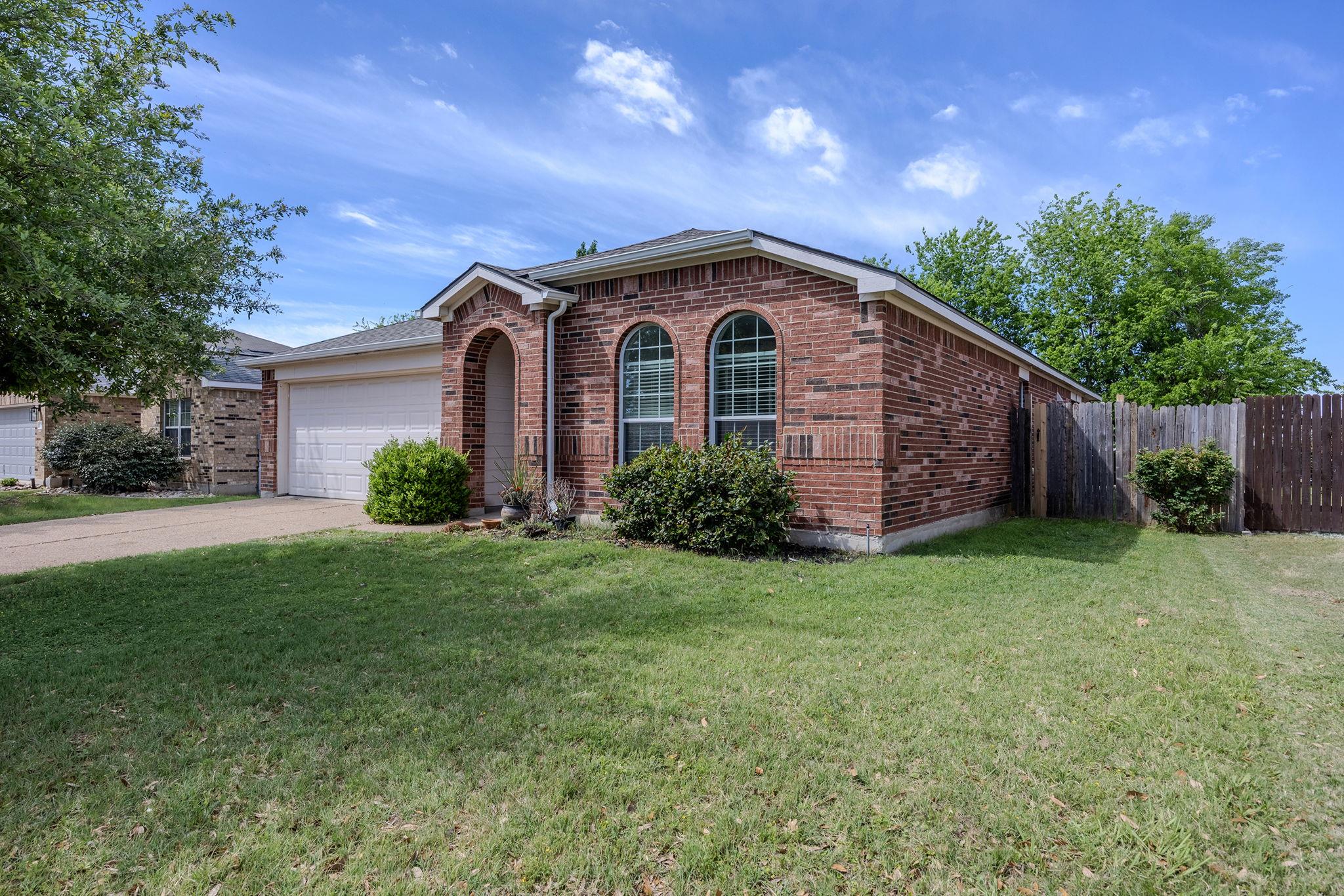 789 Kingfisher Ln, Leander, TX 78641