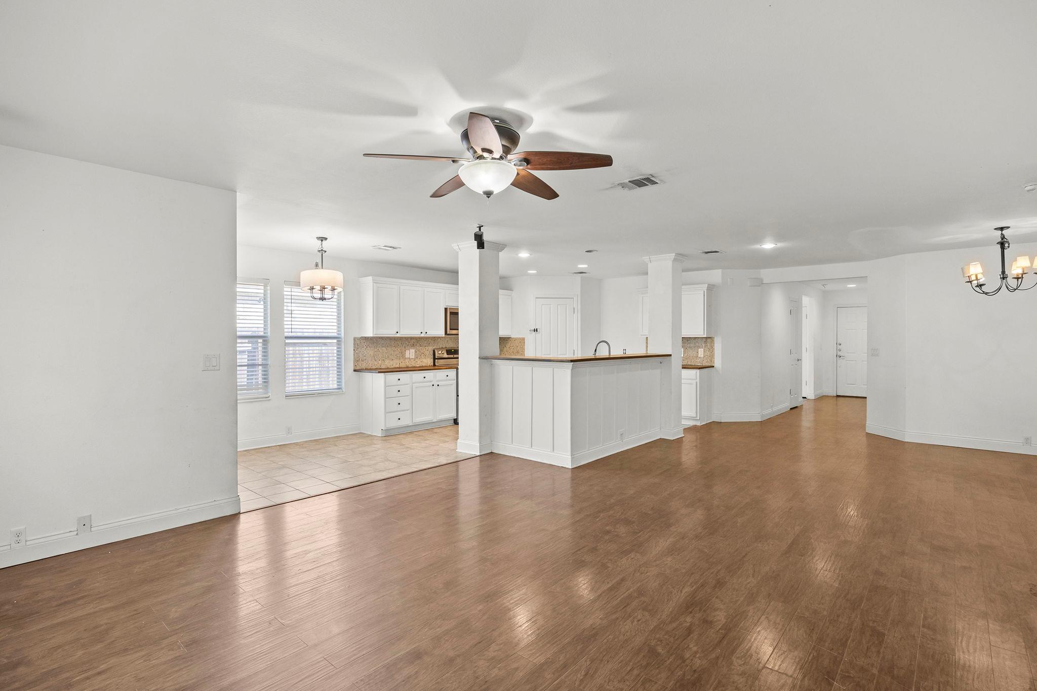 789 Kingfisher Ln, Leander, TX 78641