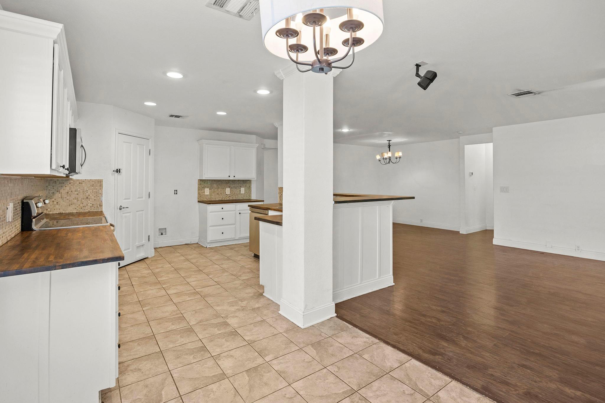 789 Kingfisher Ln, Leander, TX 78641