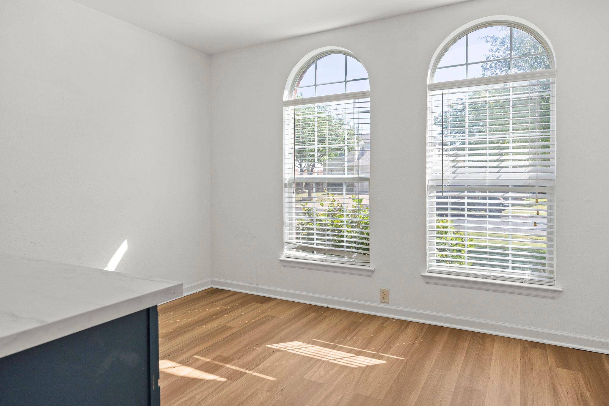 789 Kingfisher Ln, Leander, TX 78641