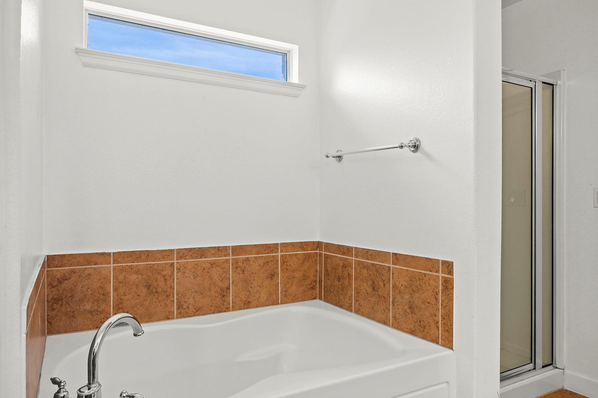 789 Kingfisher Ln, Leander, TX 78641