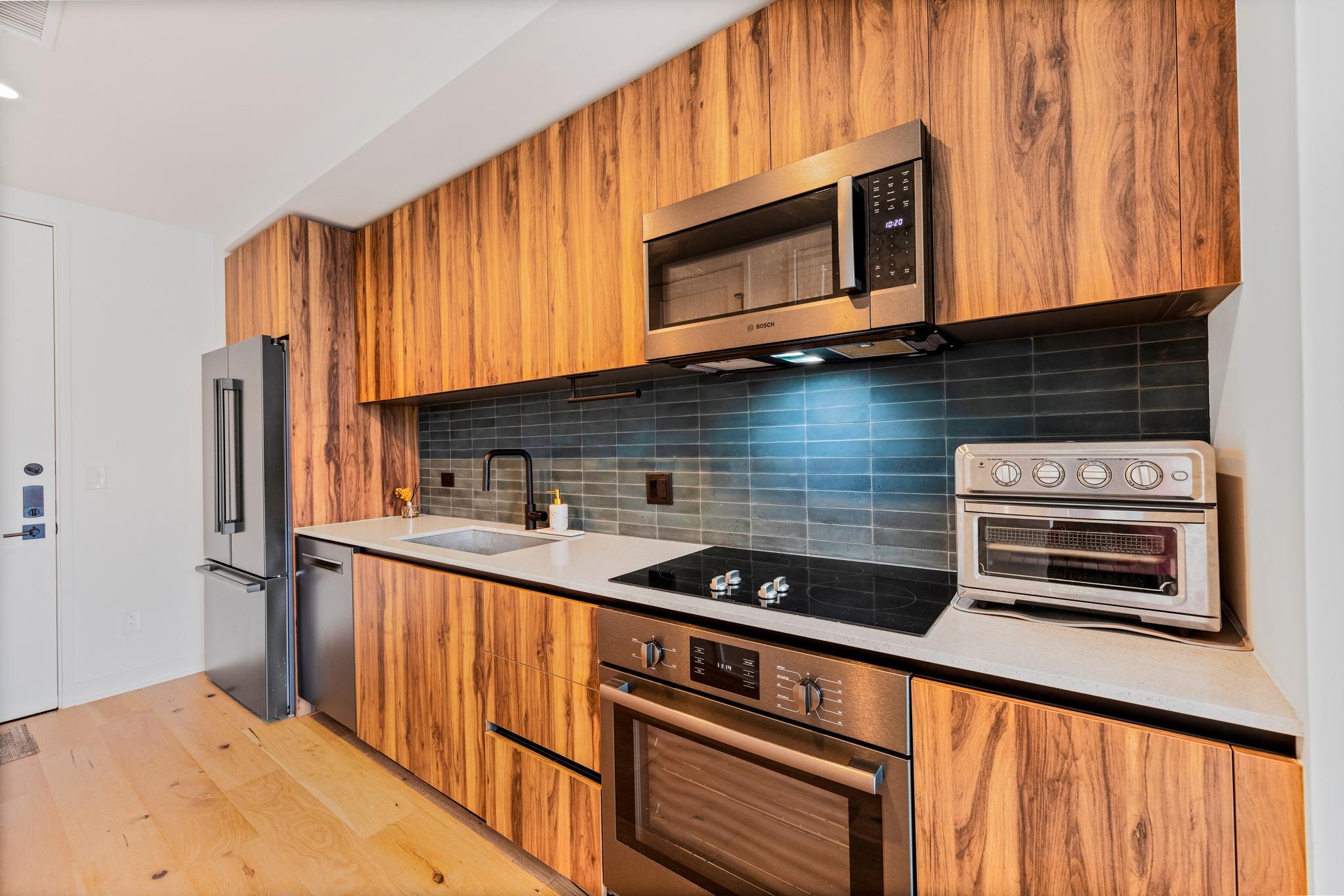 84 N East Ave # 3708, Austin, TX 78701