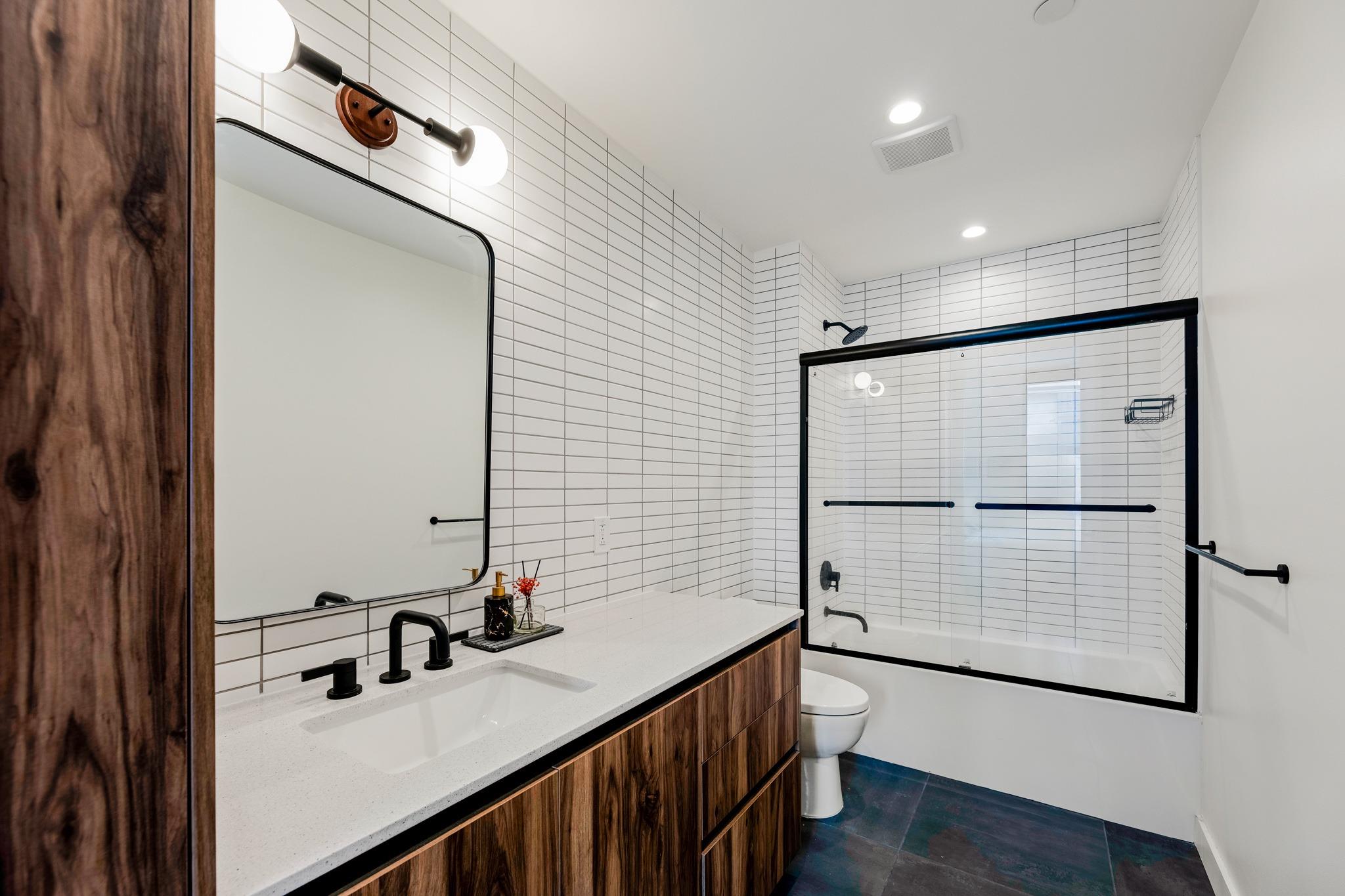 84 N East Ave # 3708, Austin, TX 78701