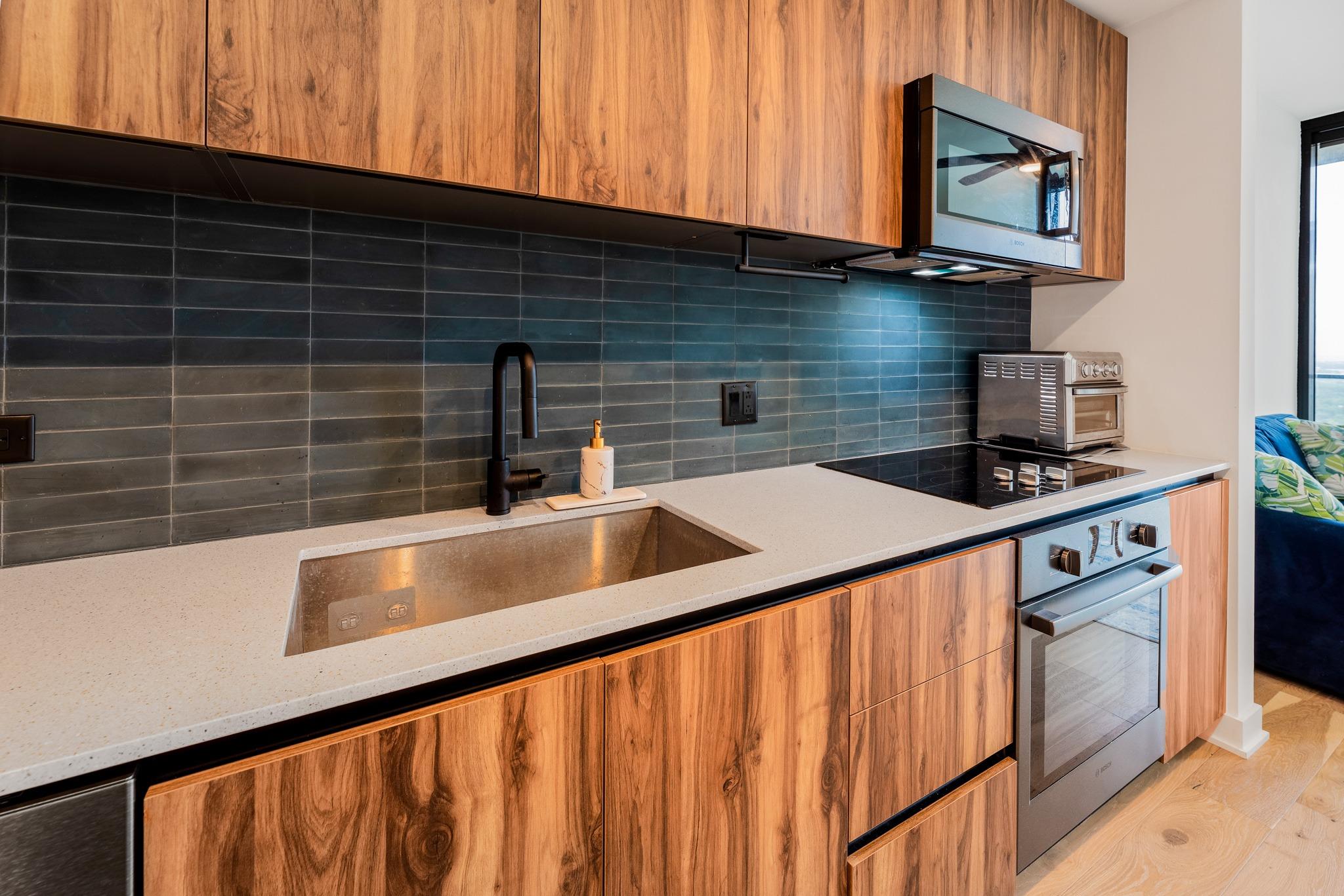 84 N East Ave # 3708, Austin, TX 78701