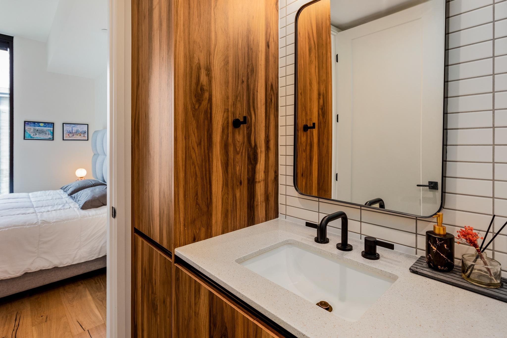 84 N East Ave # 3708, Austin, TX 78701