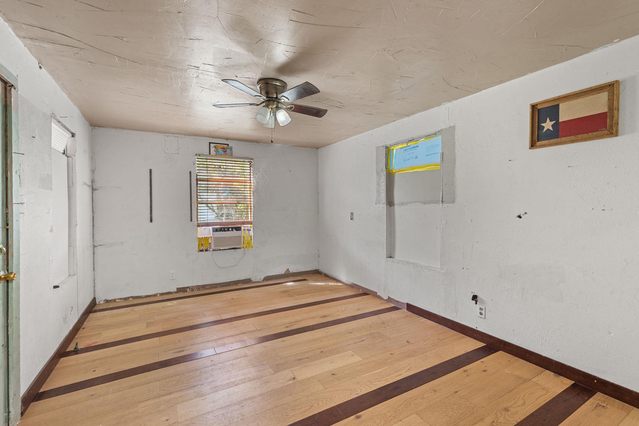 1130 Gravel St, San Marcos, TX 78666