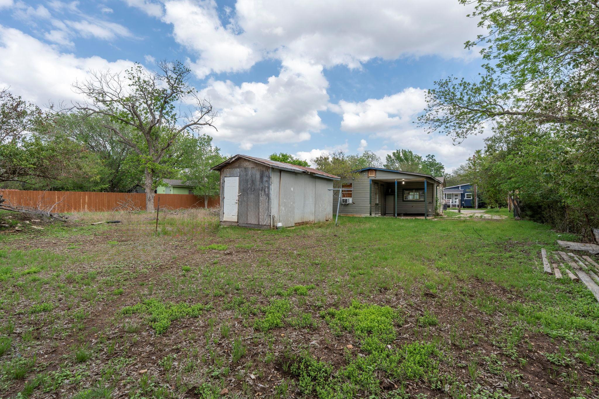 1130 Gravel St, San Marcos, TX 78666