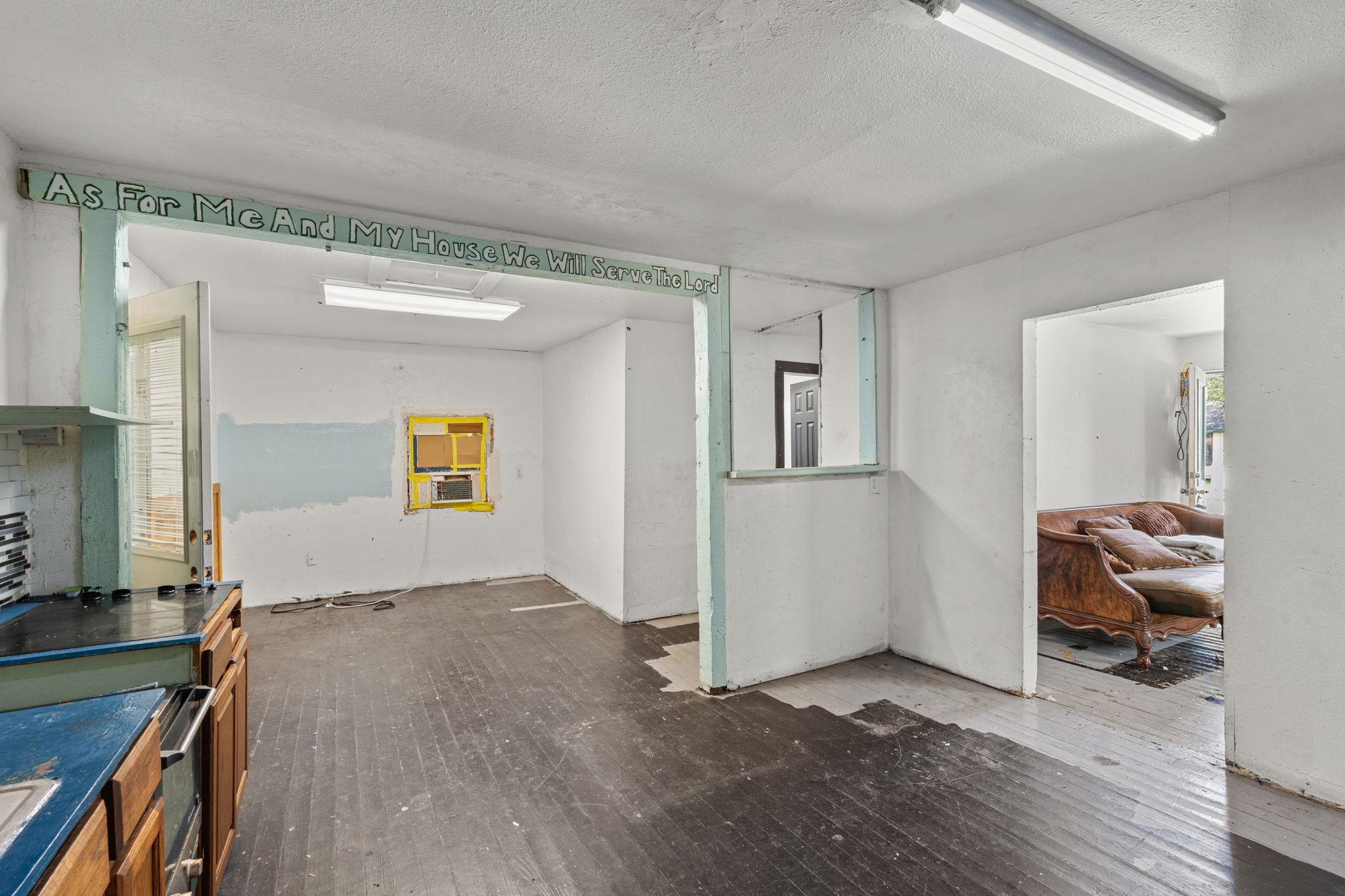 1130 Gravel St, San Marcos, TX 78666