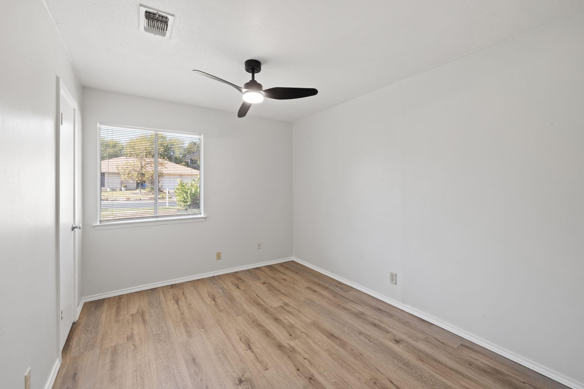 10001 Woodglen Dr, Austin, TX 78753