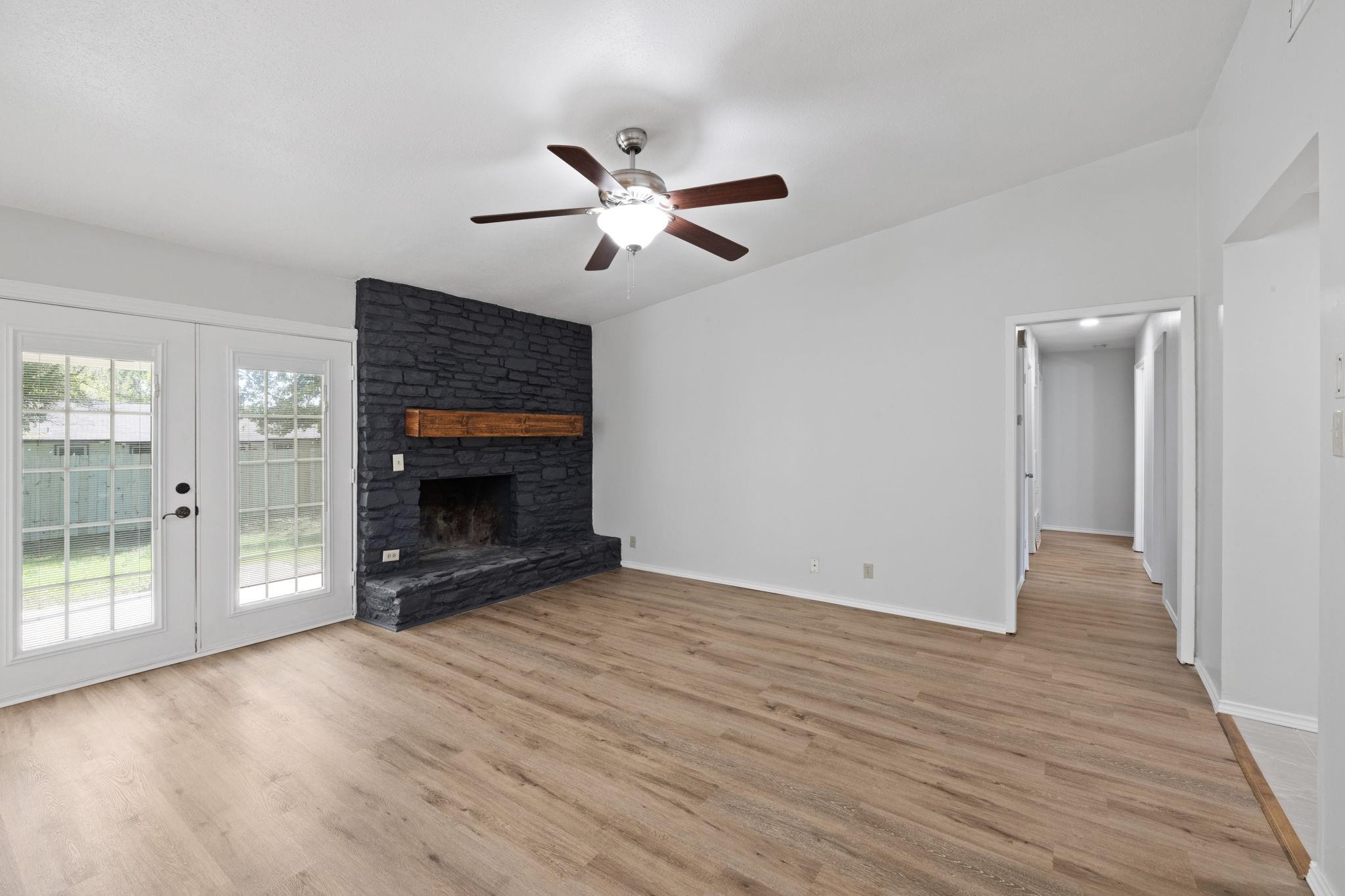 10001 Woodglen Dr, Austin, TX 78753