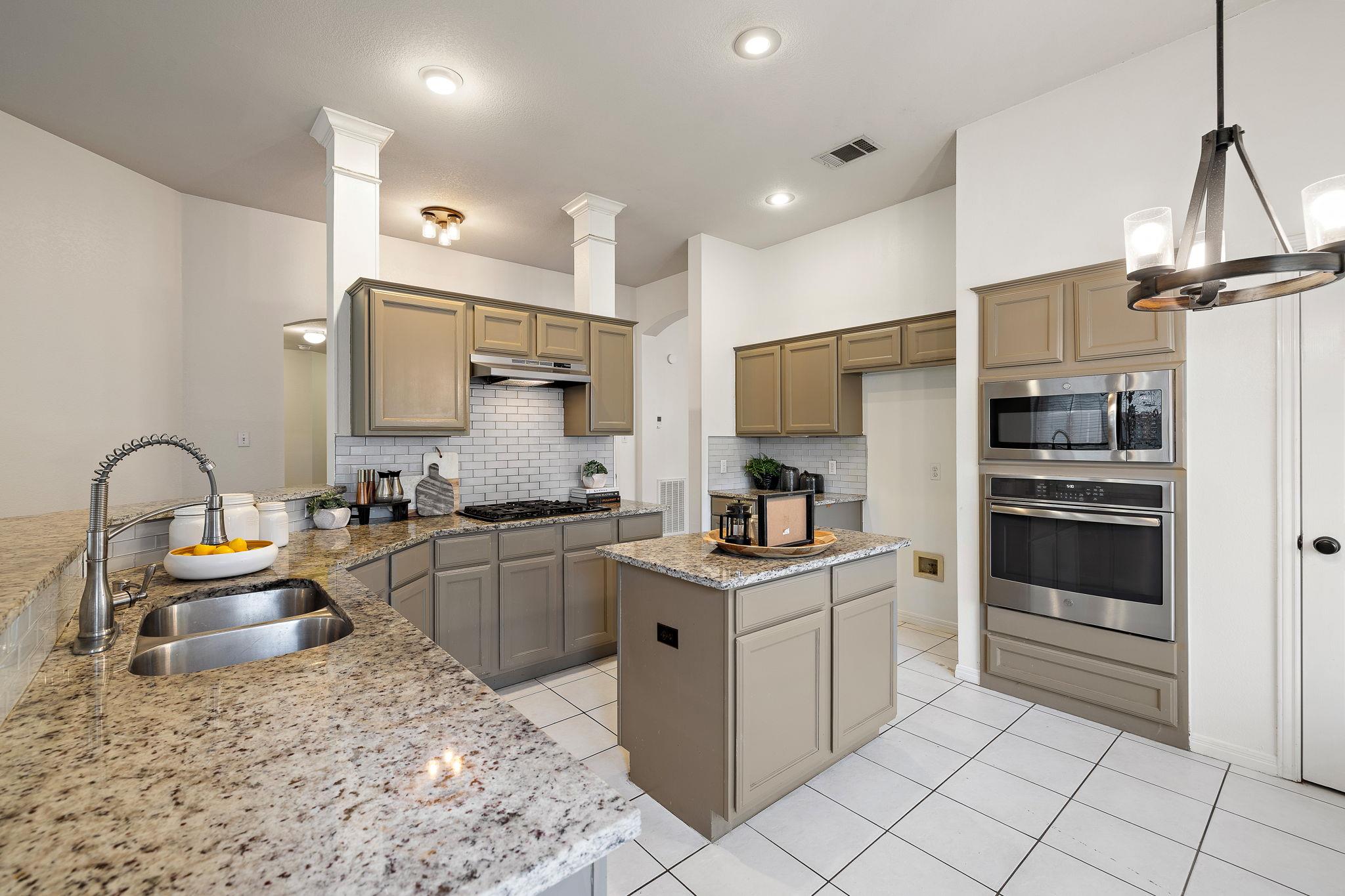 12713 Cinchring Ln, Austin, TX 78727