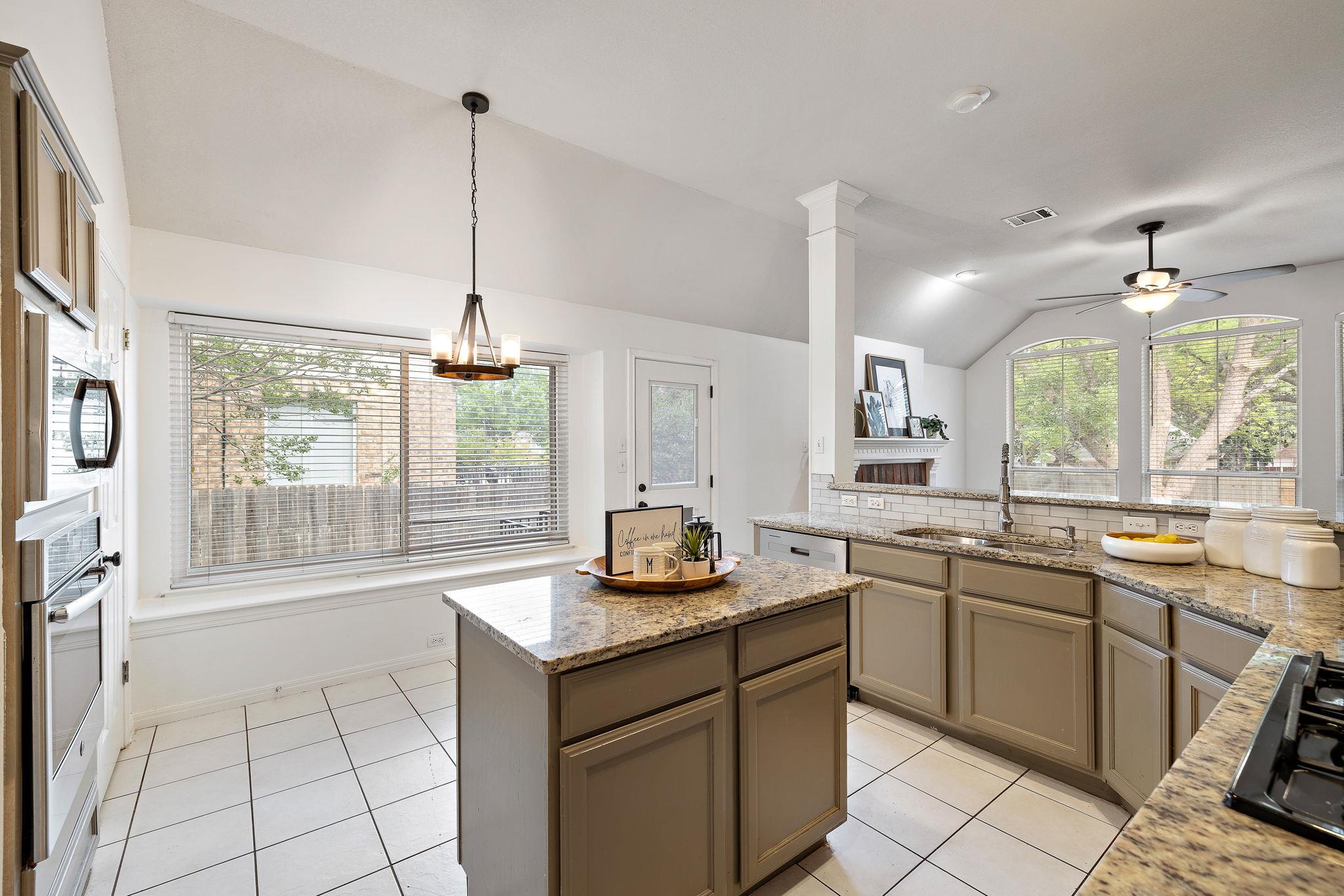 12713 Cinchring Ln, Austin, TX 78727