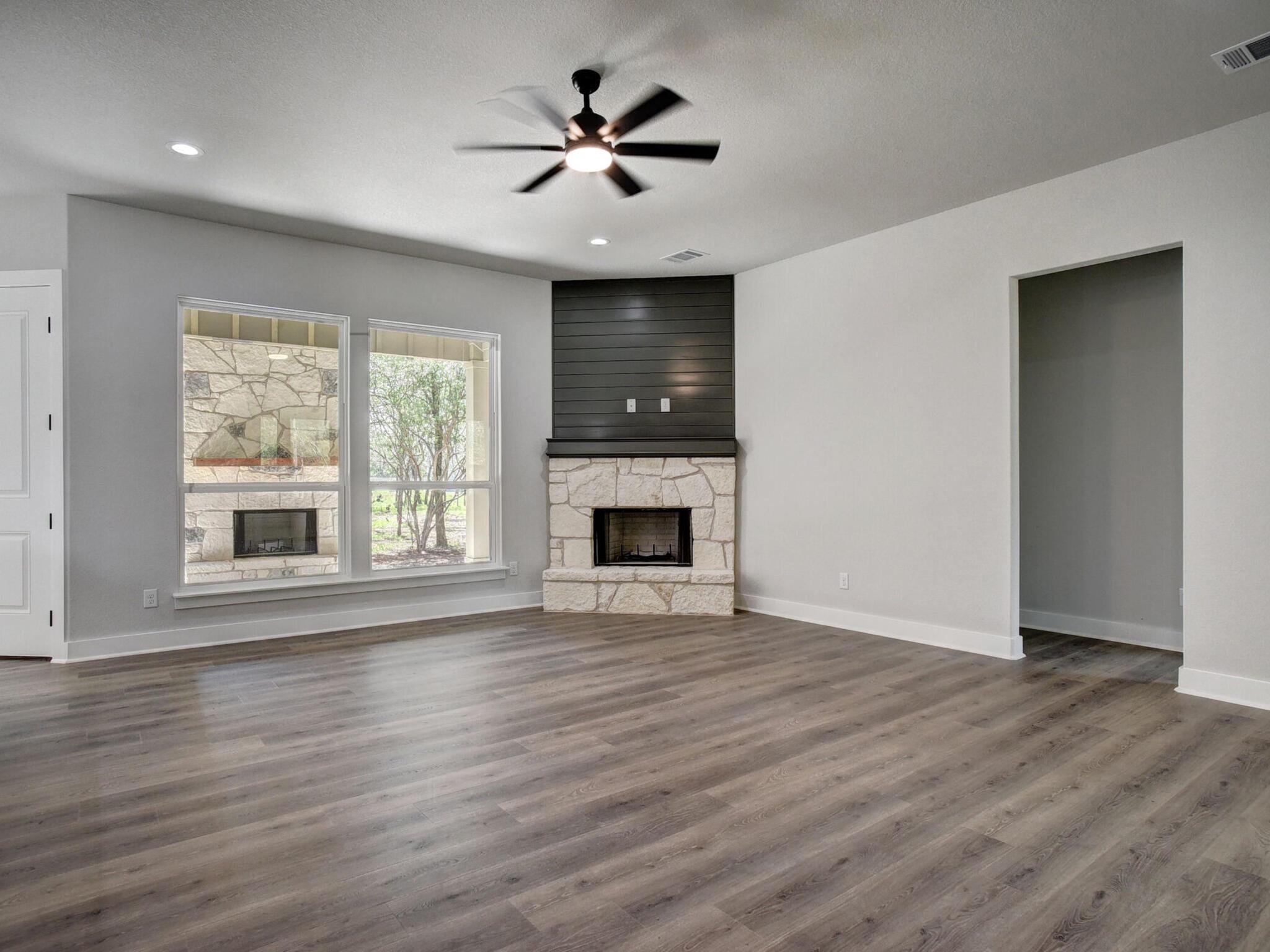 207 Waipahoehoe Dr, Bastrop, TX 78602