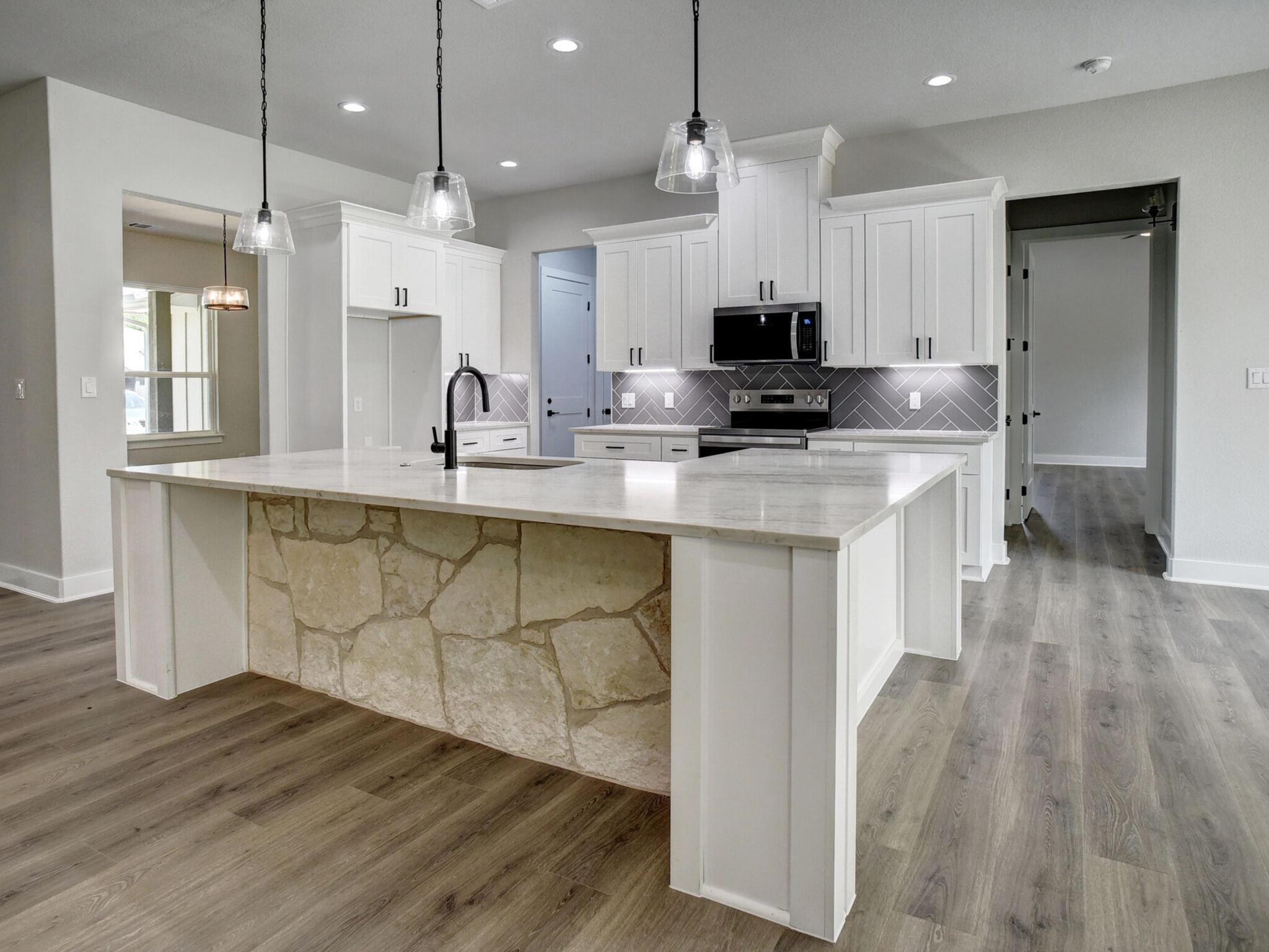 207 Waipahoehoe Dr, Bastrop, TX 78602