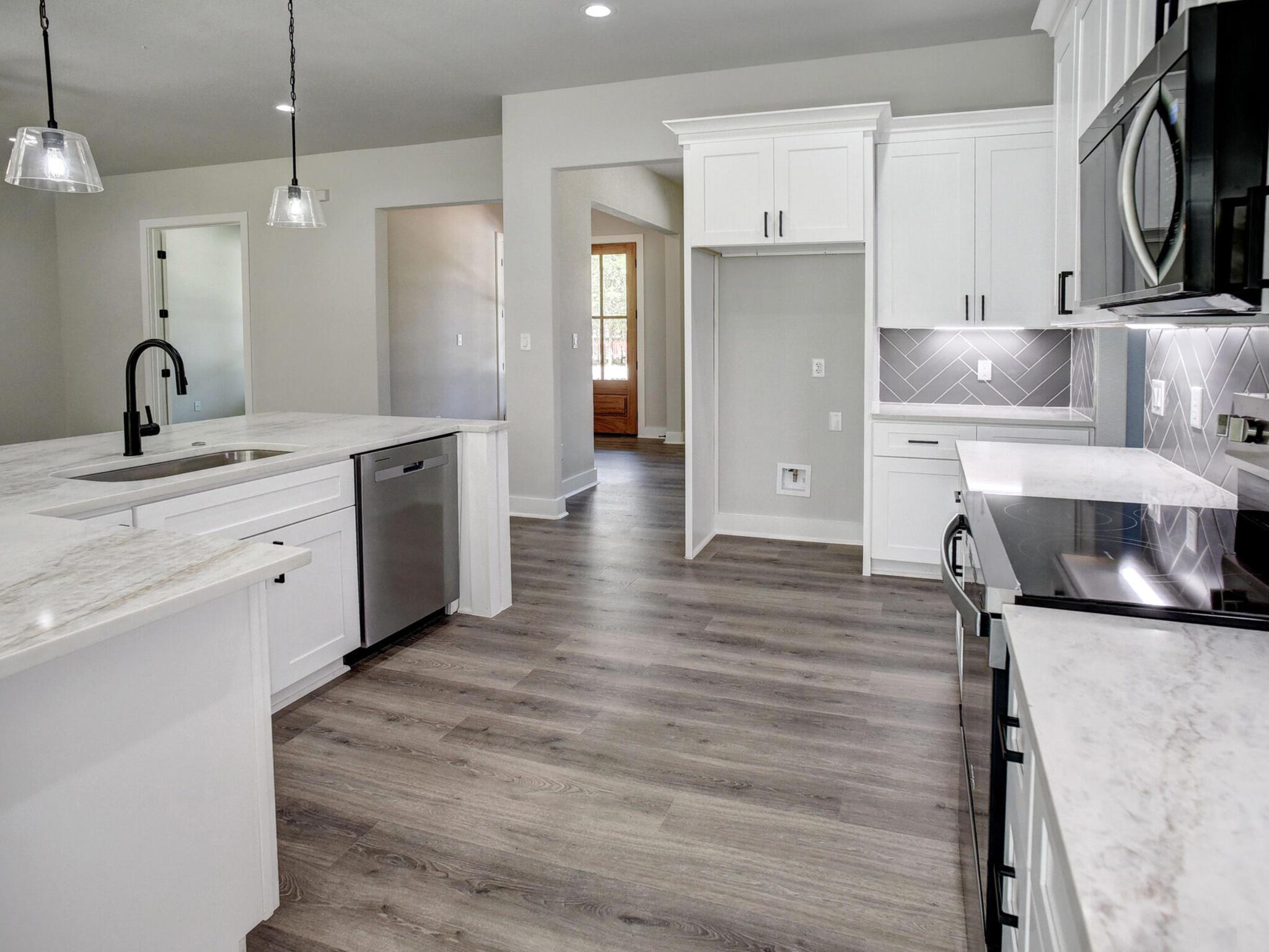 207 Waipahoehoe Dr, Bastrop, TX 78602