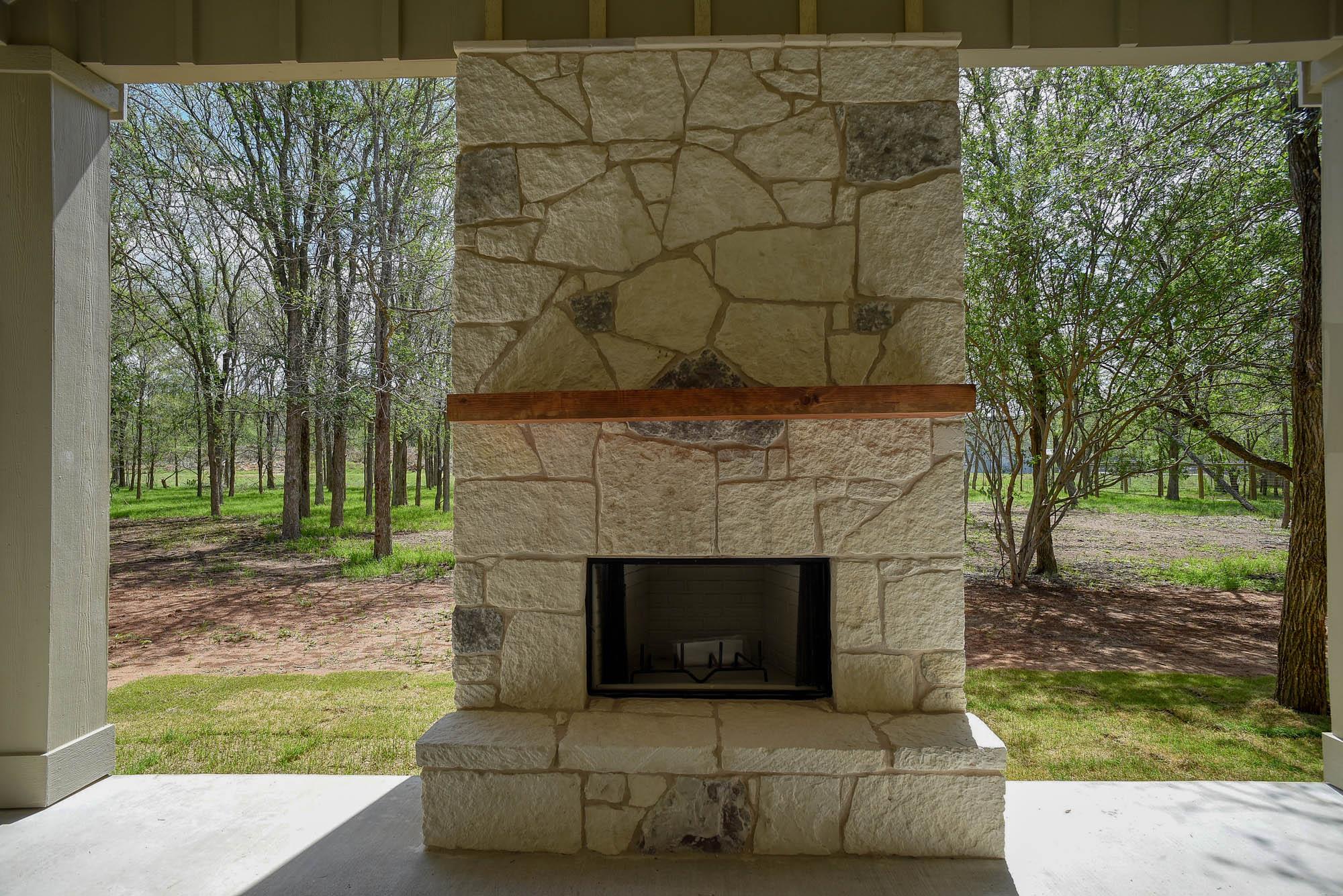 207 Waipahoehoe Dr, Bastrop, TX 78602