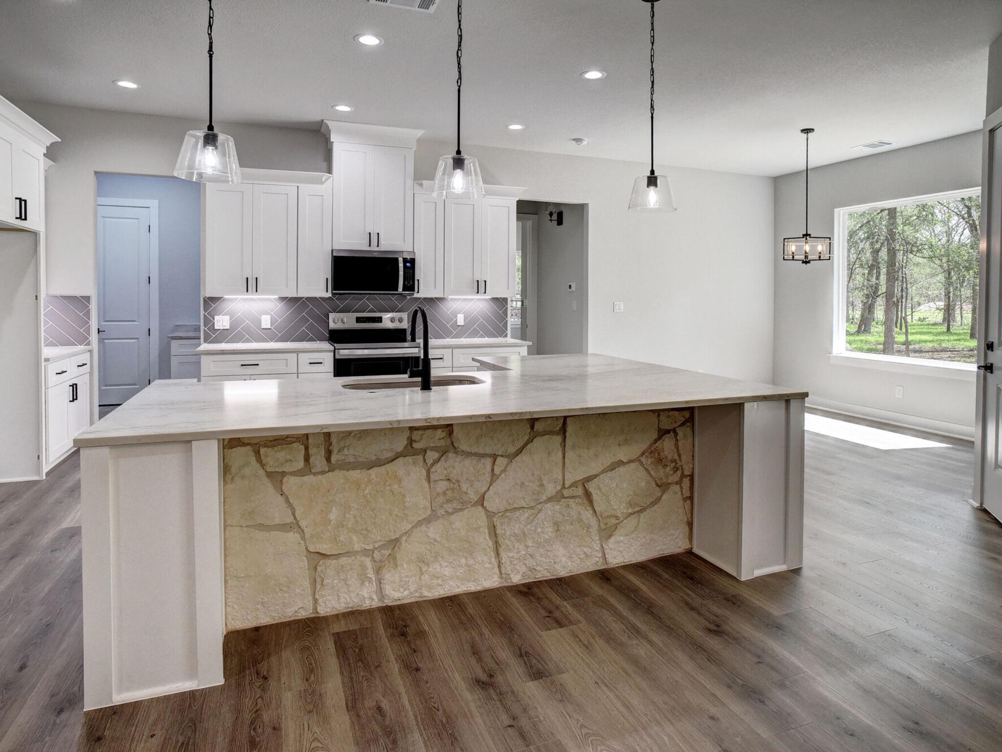 207 Waipahoehoe Dr, Bastrop, TX 78602